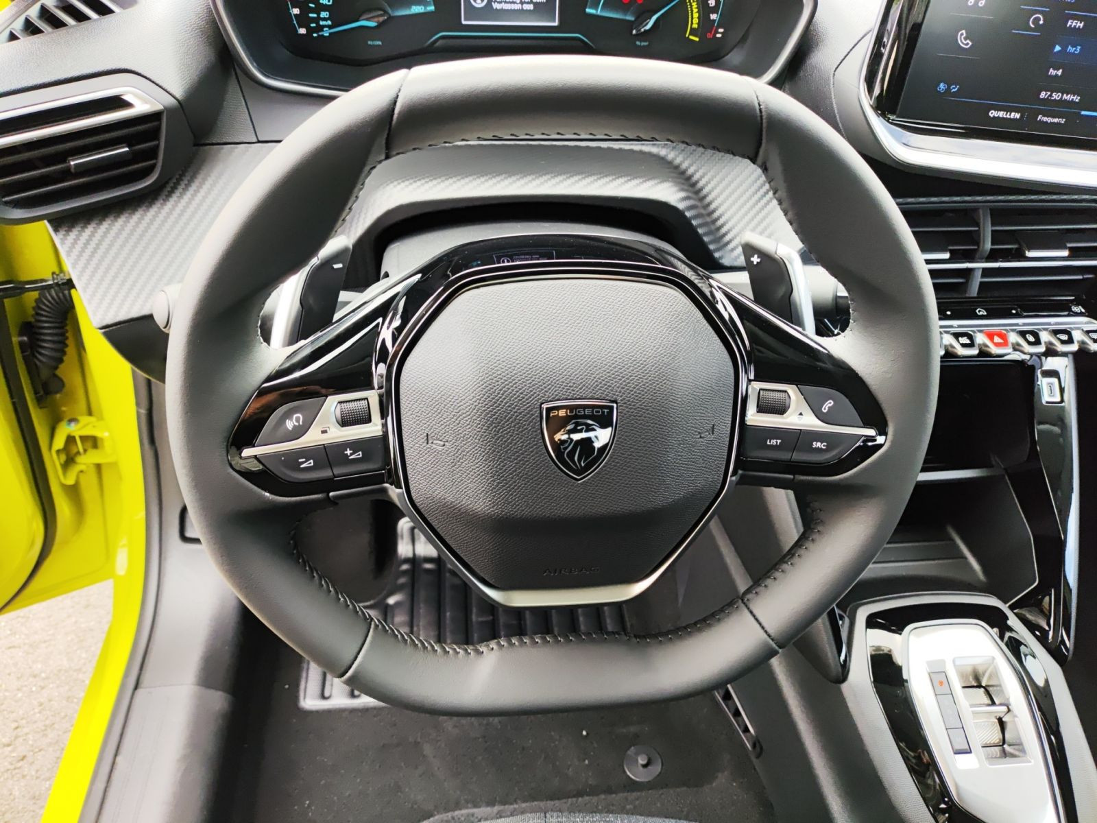 Peugeot - 208_18