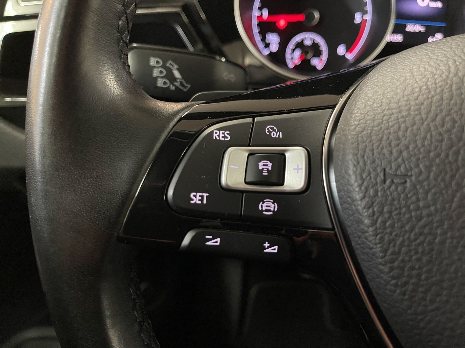 Volkswagen - Touran_24