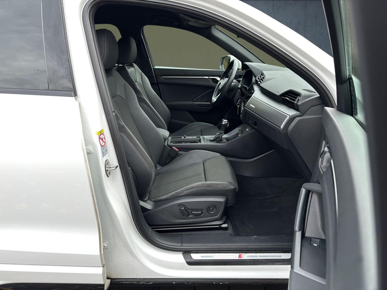 Audi - Q3_15 Audi - Q3_15