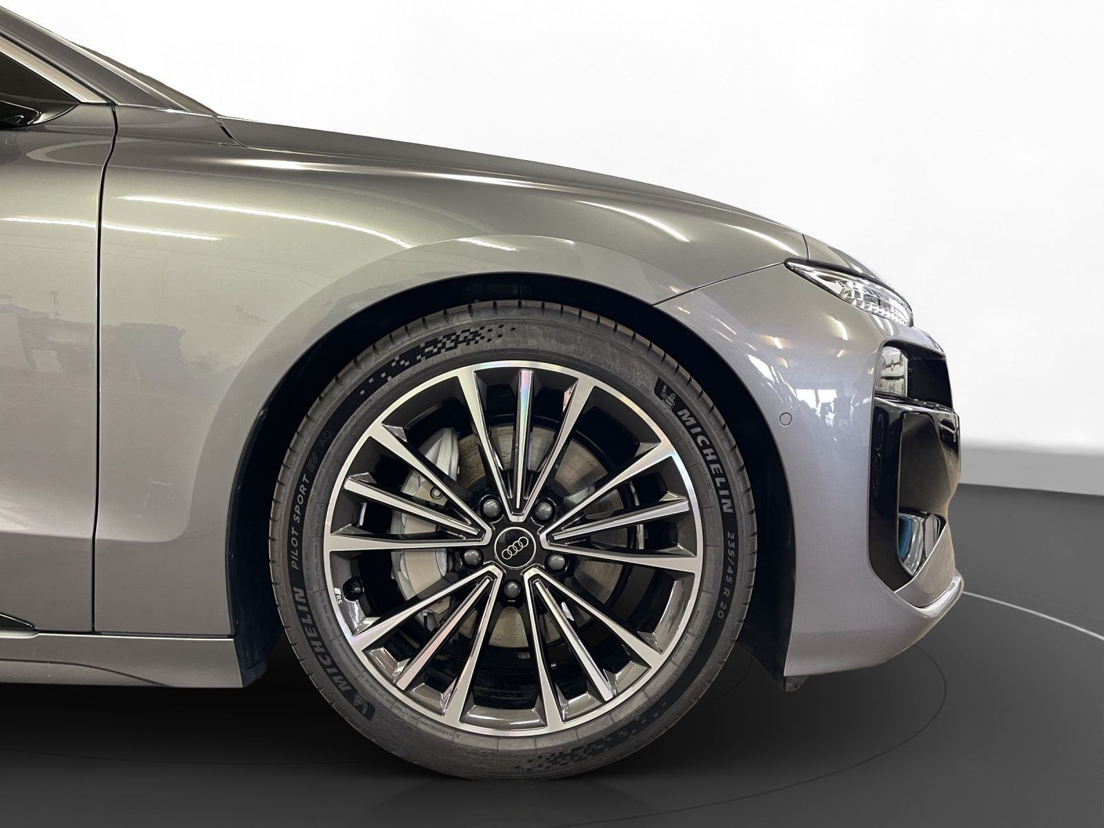 Audi - A6 Avant e-tron_15