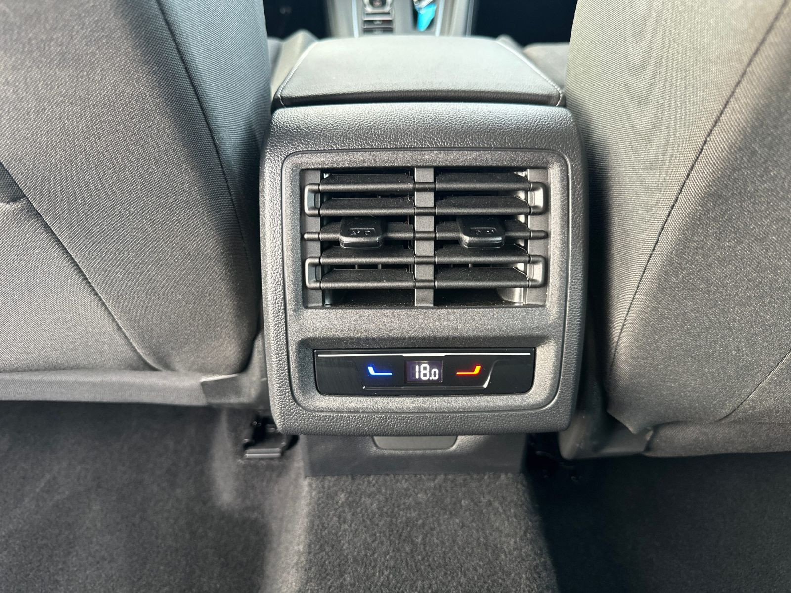 Volkswagen - Golf_20