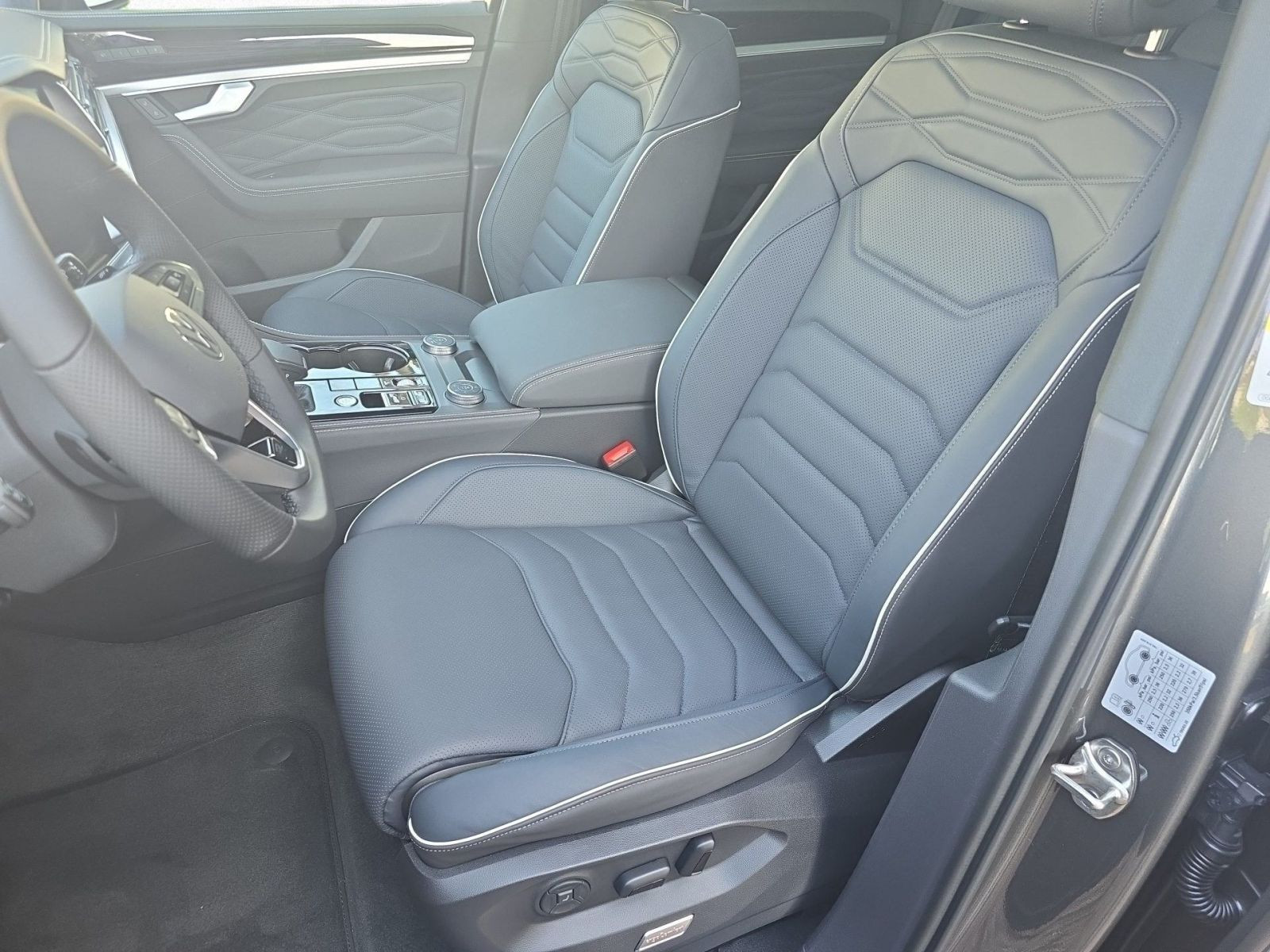 Volkswagen - Touareg_10