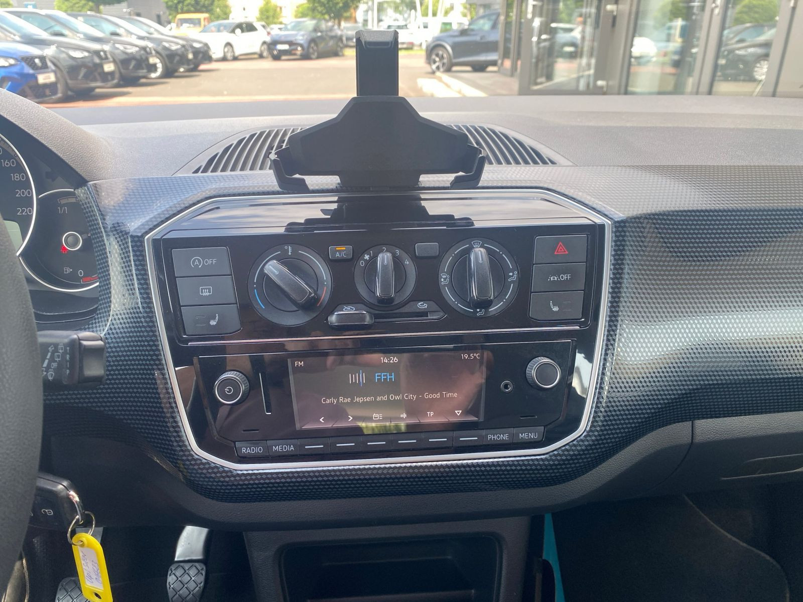 Volkswagen - up!_12