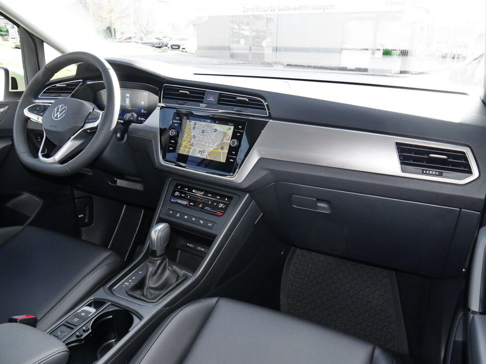 Volkswagen - Touran_4
