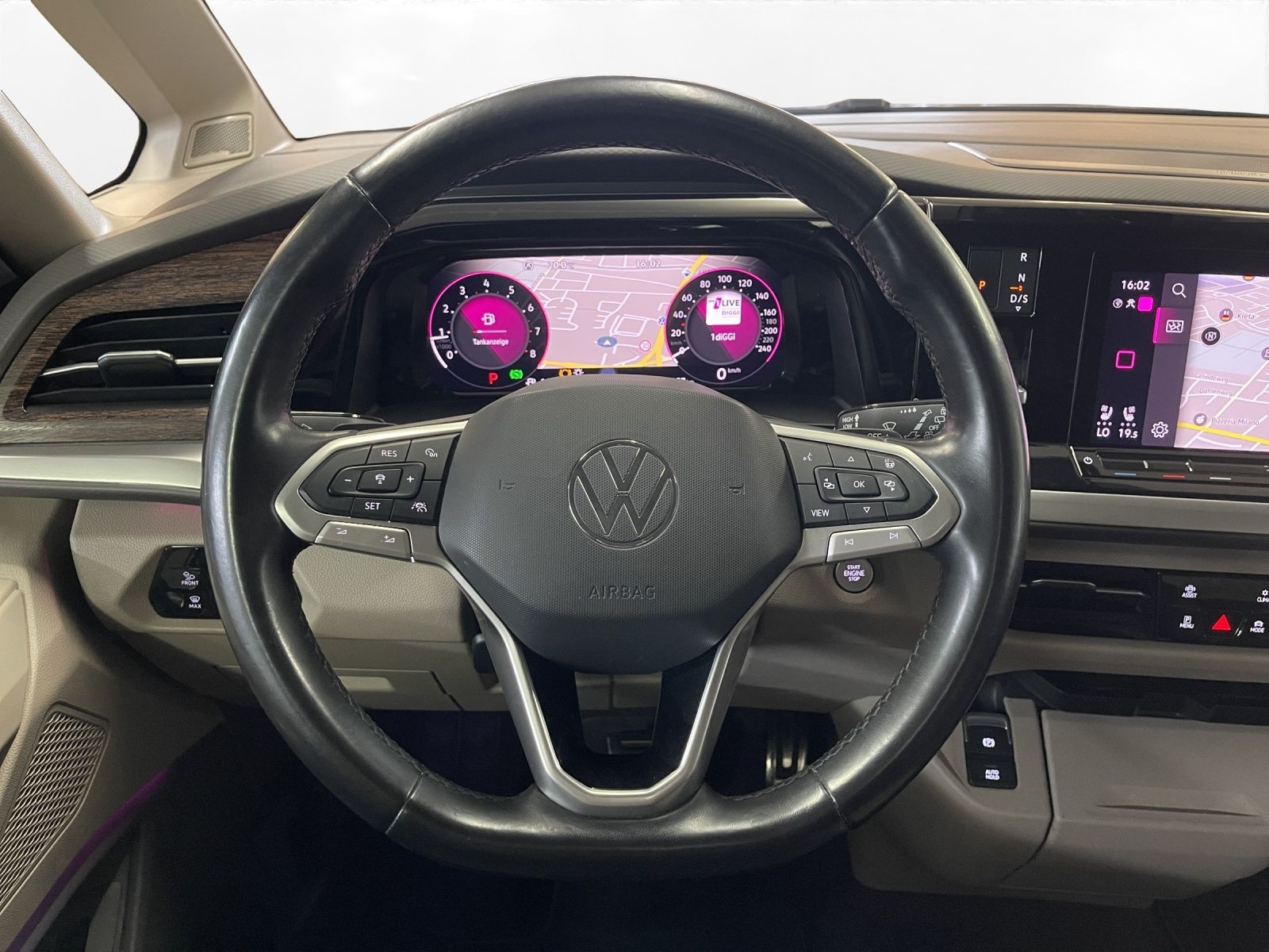 Volkswagen - Multivan_19