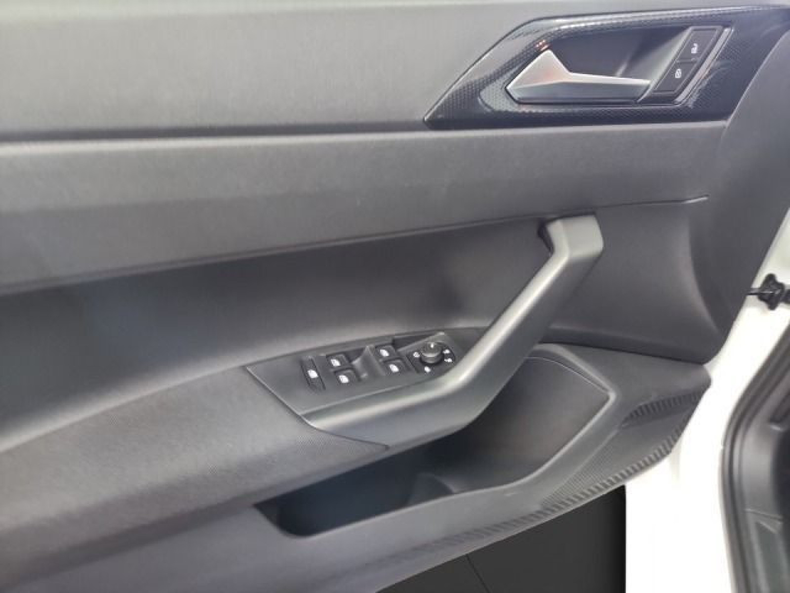 Volkswagen - Polo_17