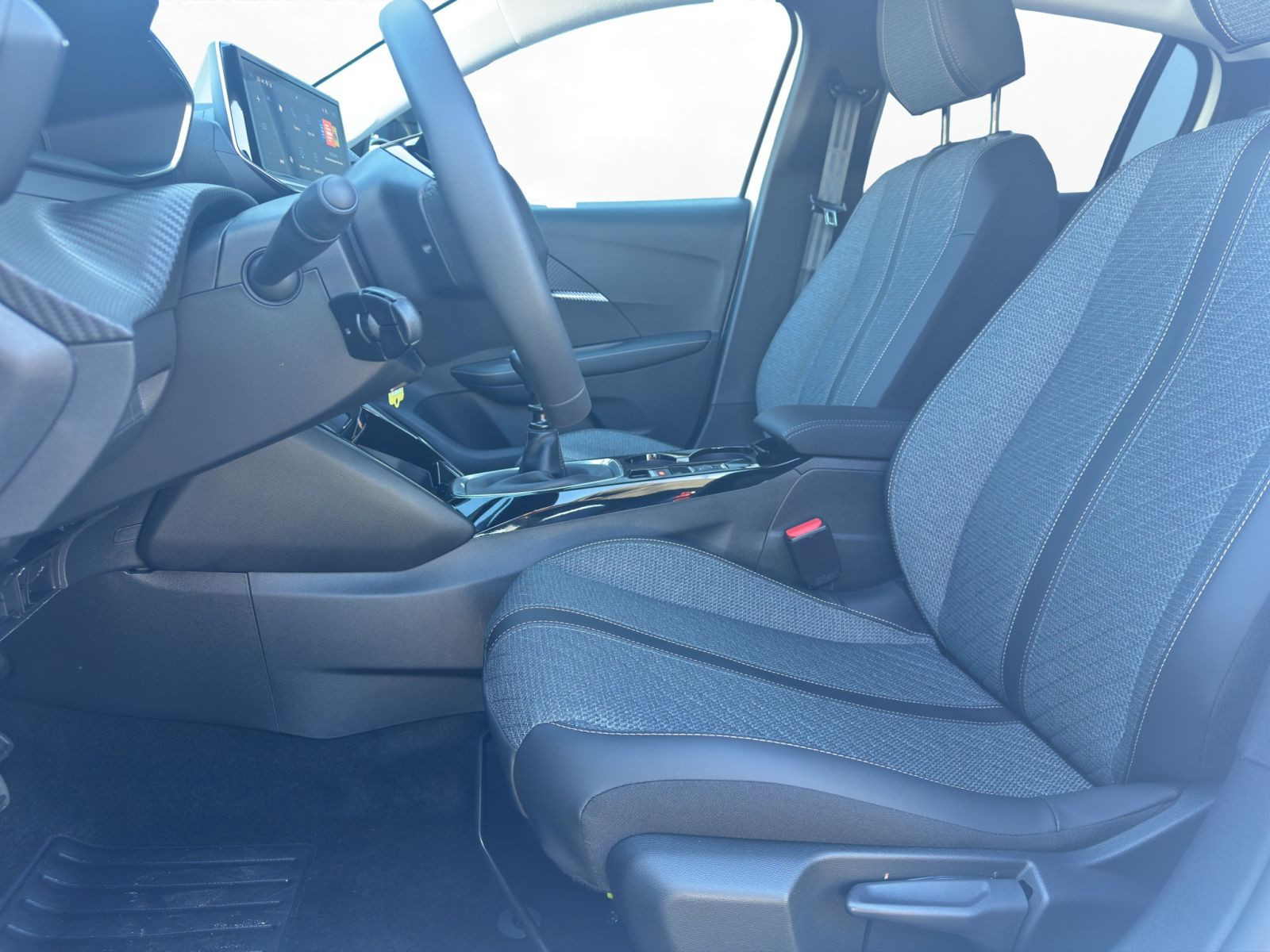 Peugeot - 208_9