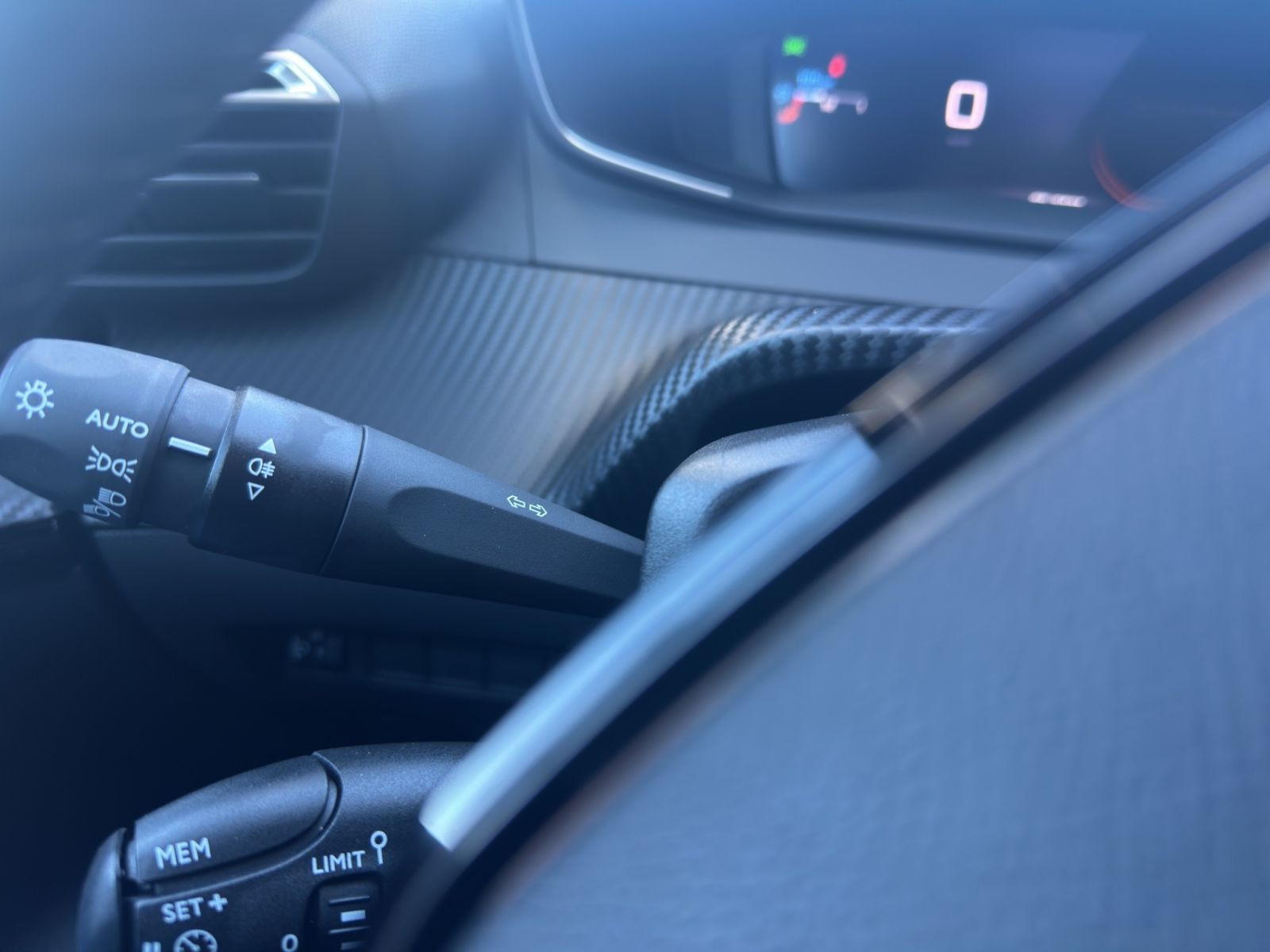 Peugeot - 208_14
