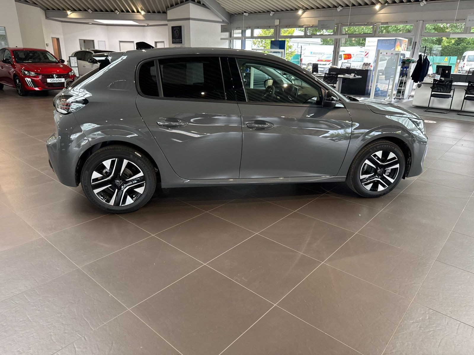 Peugeot - 208_5
