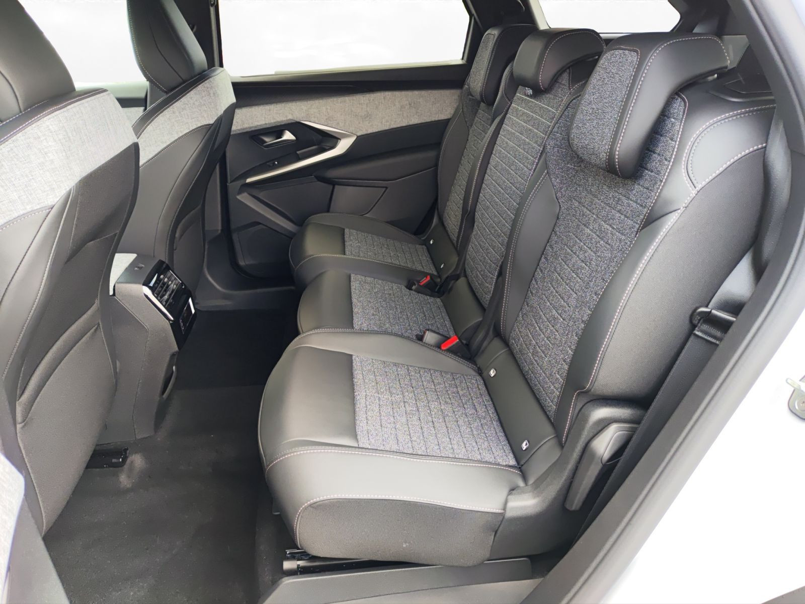 Peugeot - 5008_12