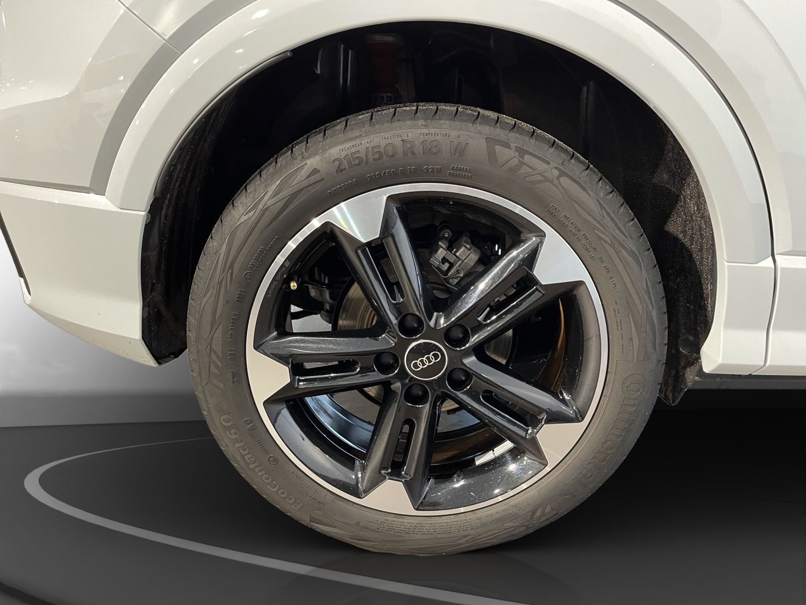 Audi - Q2_16