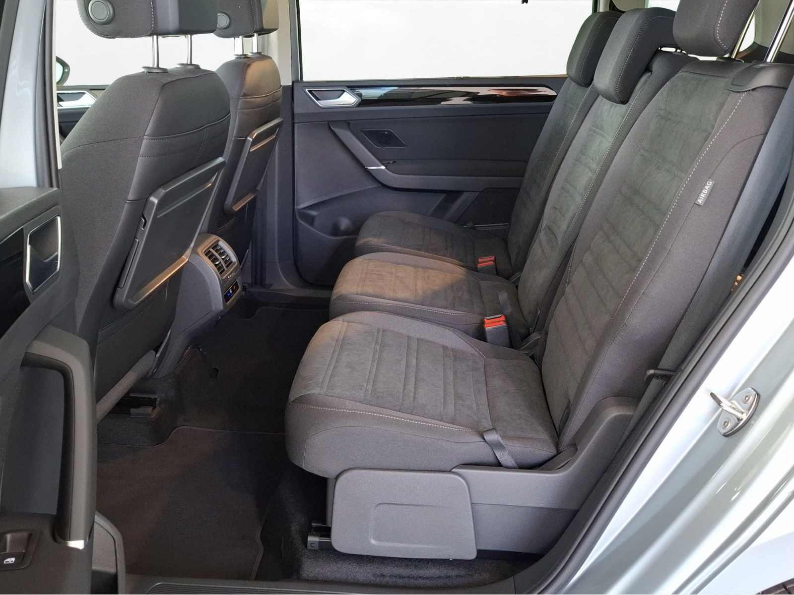 Volkswagen - Touran_5