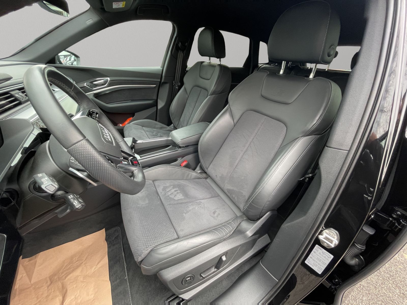 Audi - e-tron S_11