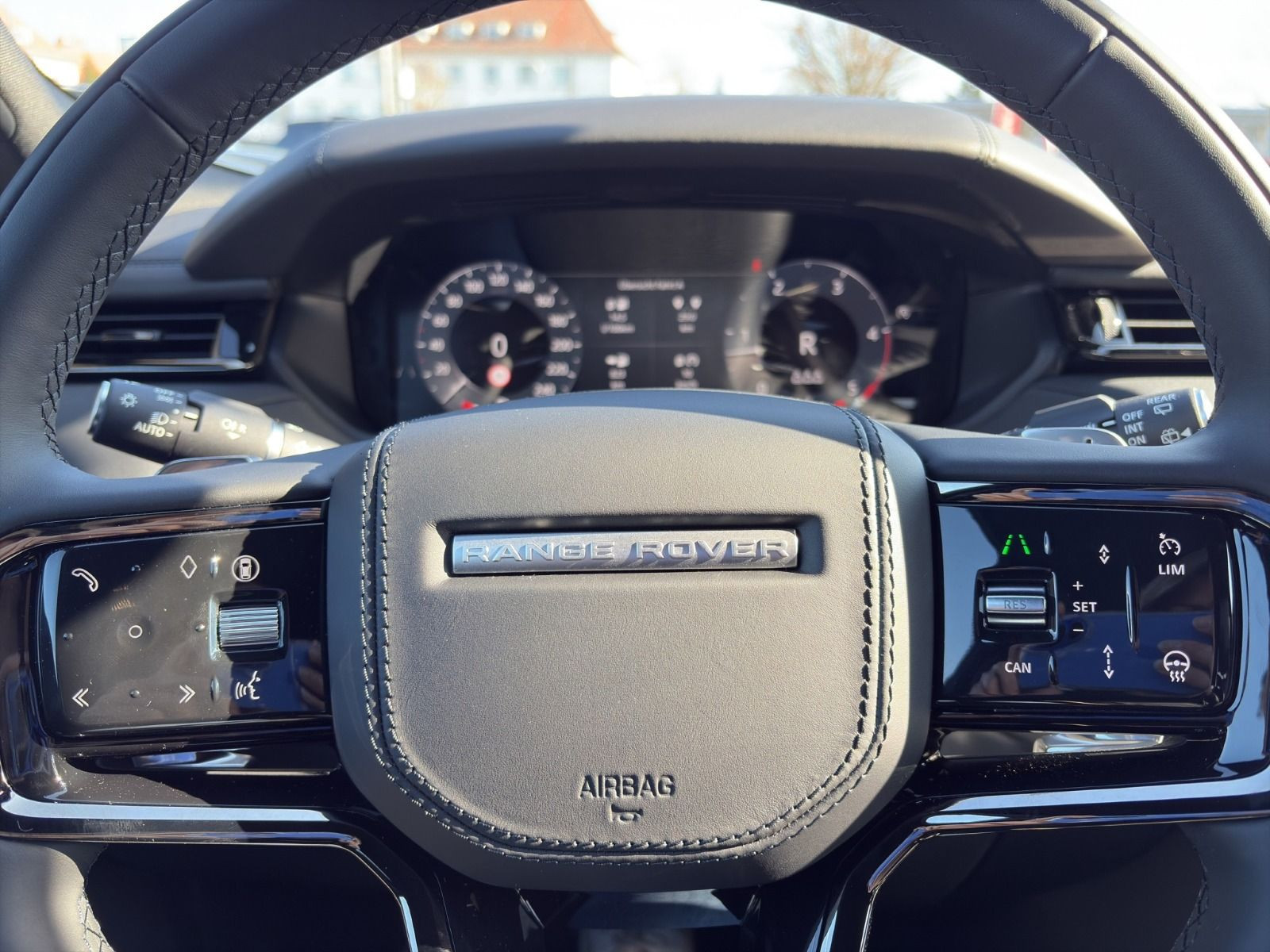 Land Rover - Range Rover Velar_14