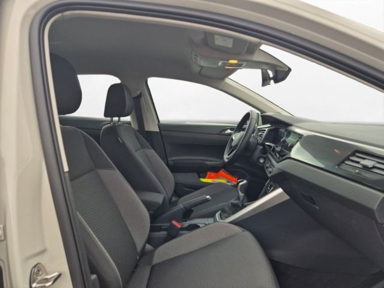 Volkswagen - Polo_12