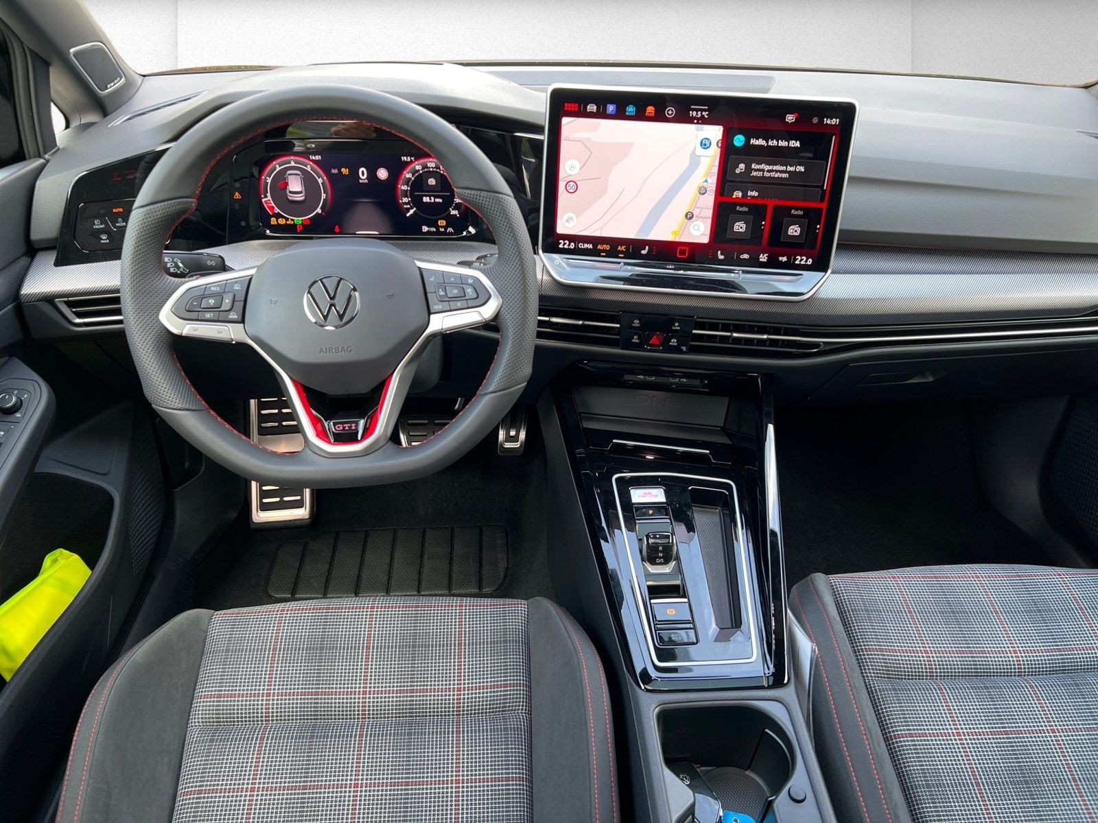 Volkswagen - Golf GTI_13