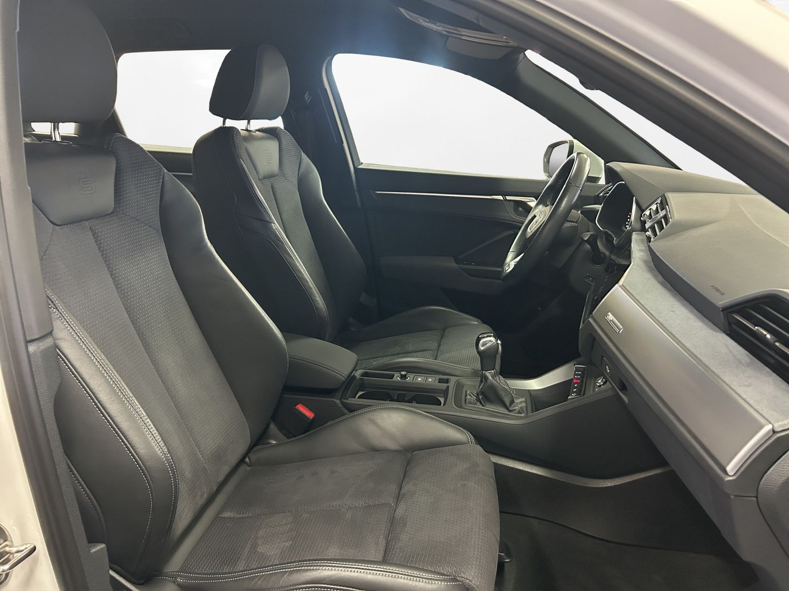 Audi - Q3_18 Audi - Q3_18