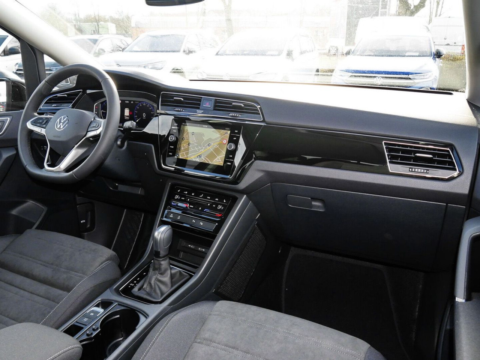 Volkswagen - Touran_4