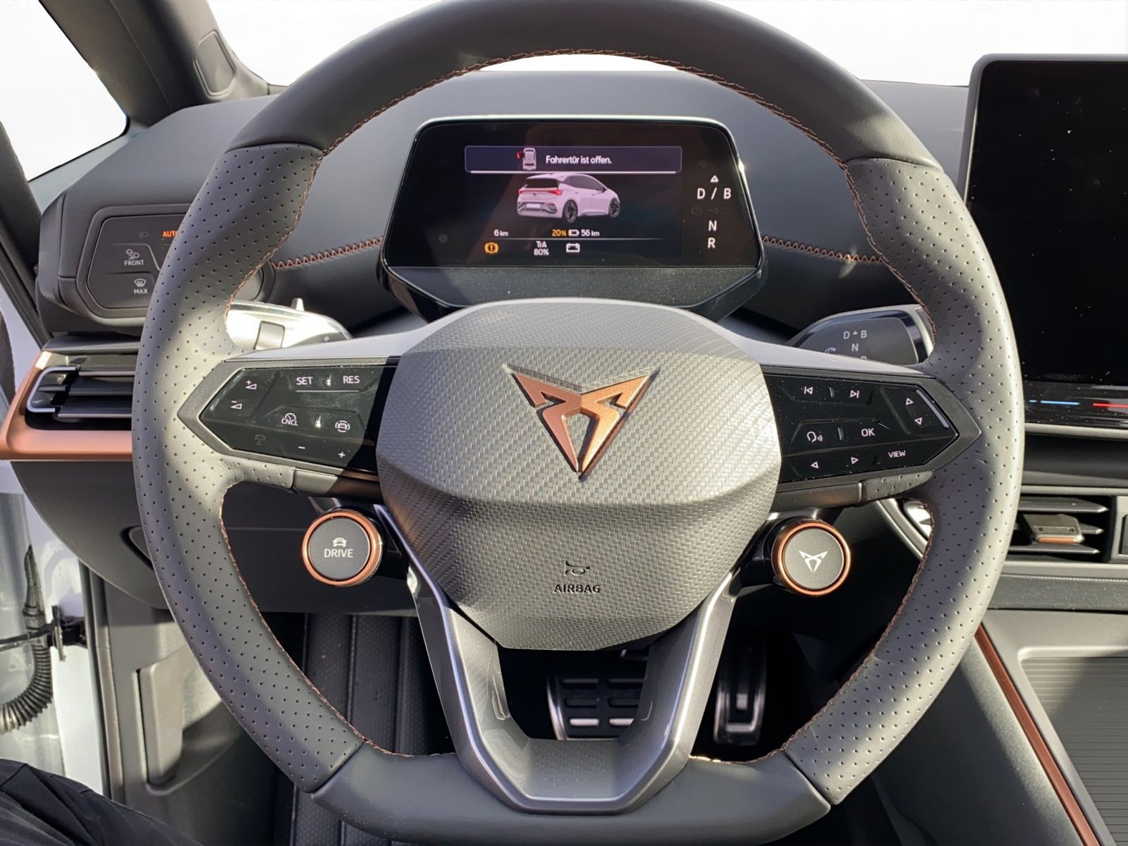 Cupra - Born_12