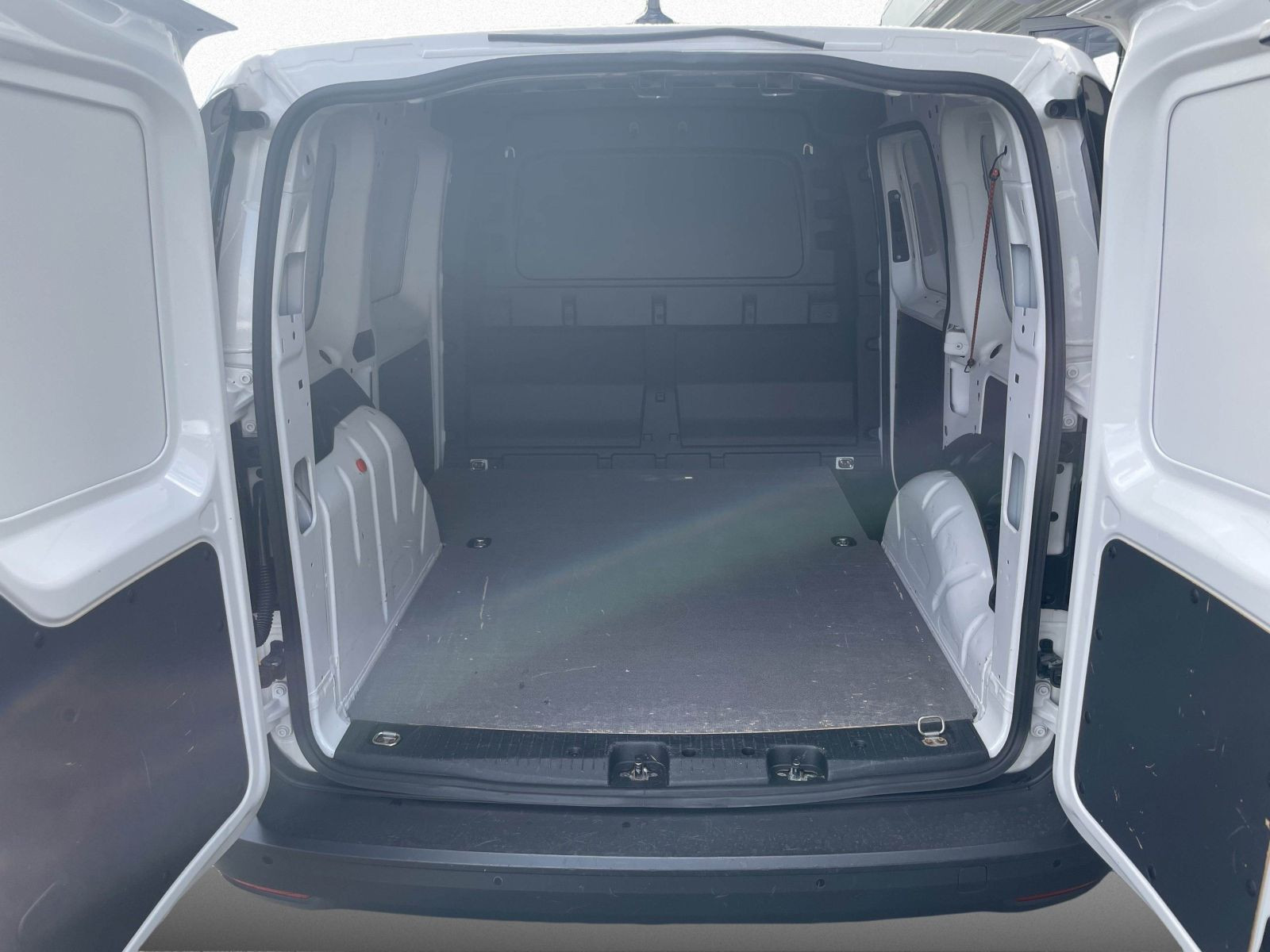 Volkswagen - Caddy Cargo_3