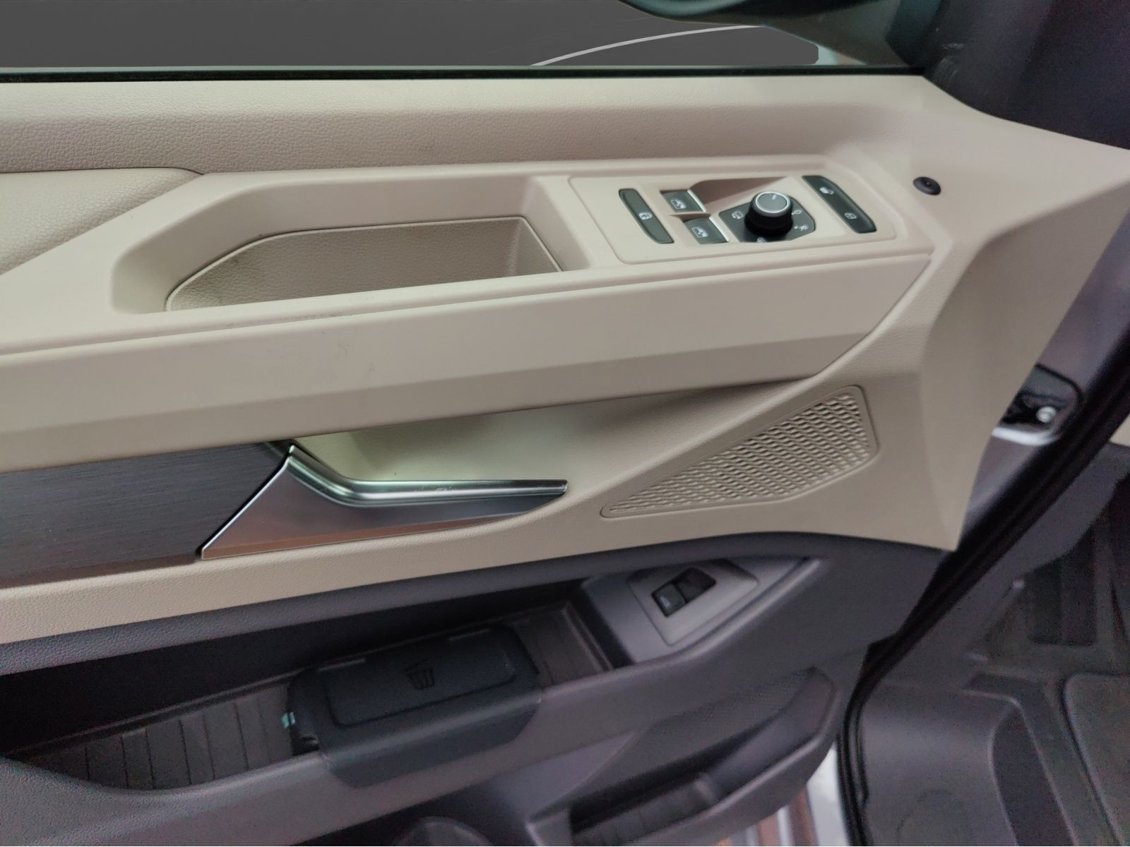 Volkswagen - Multivan_3