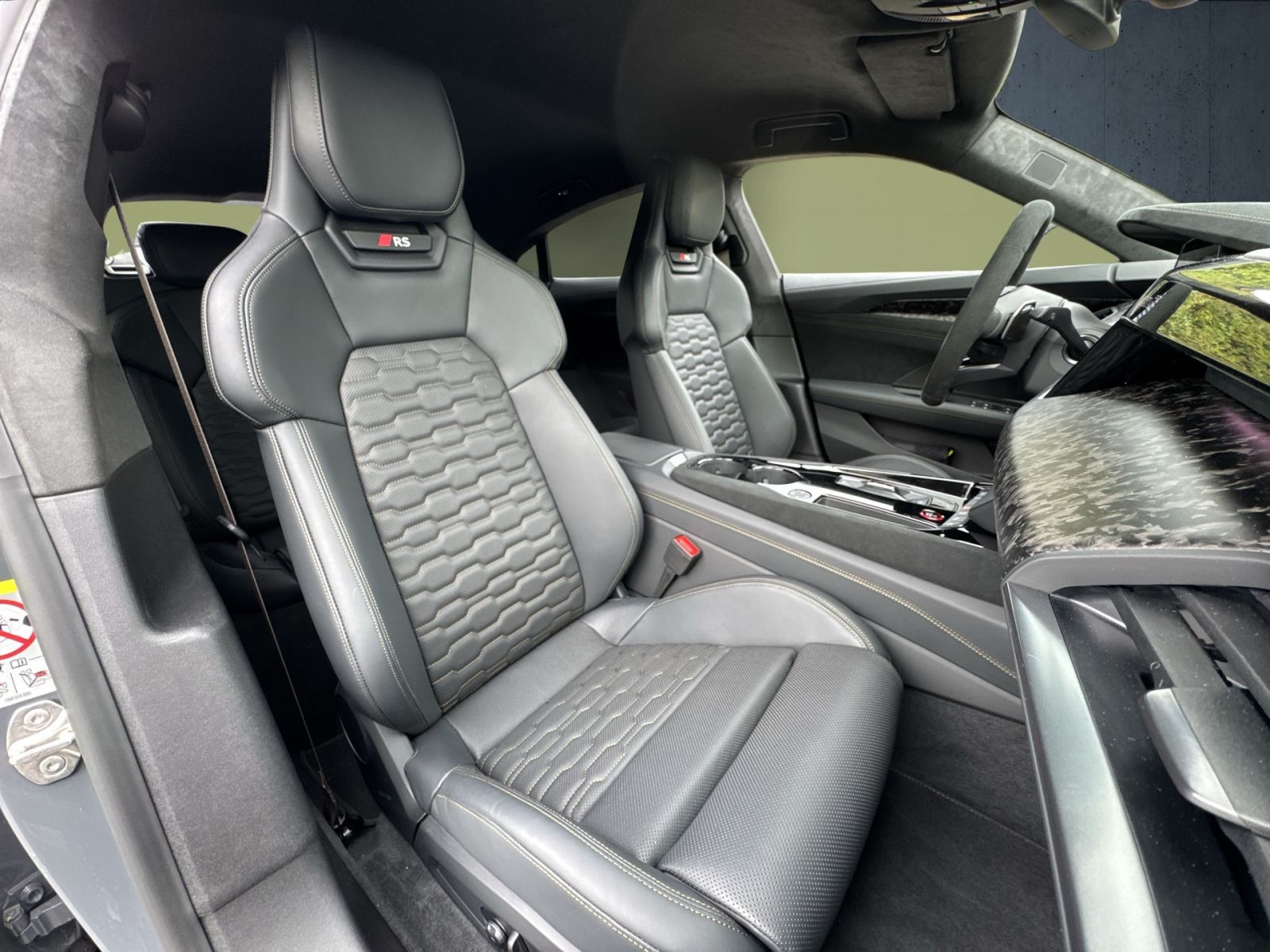 Audi - RS e-tron GT_16