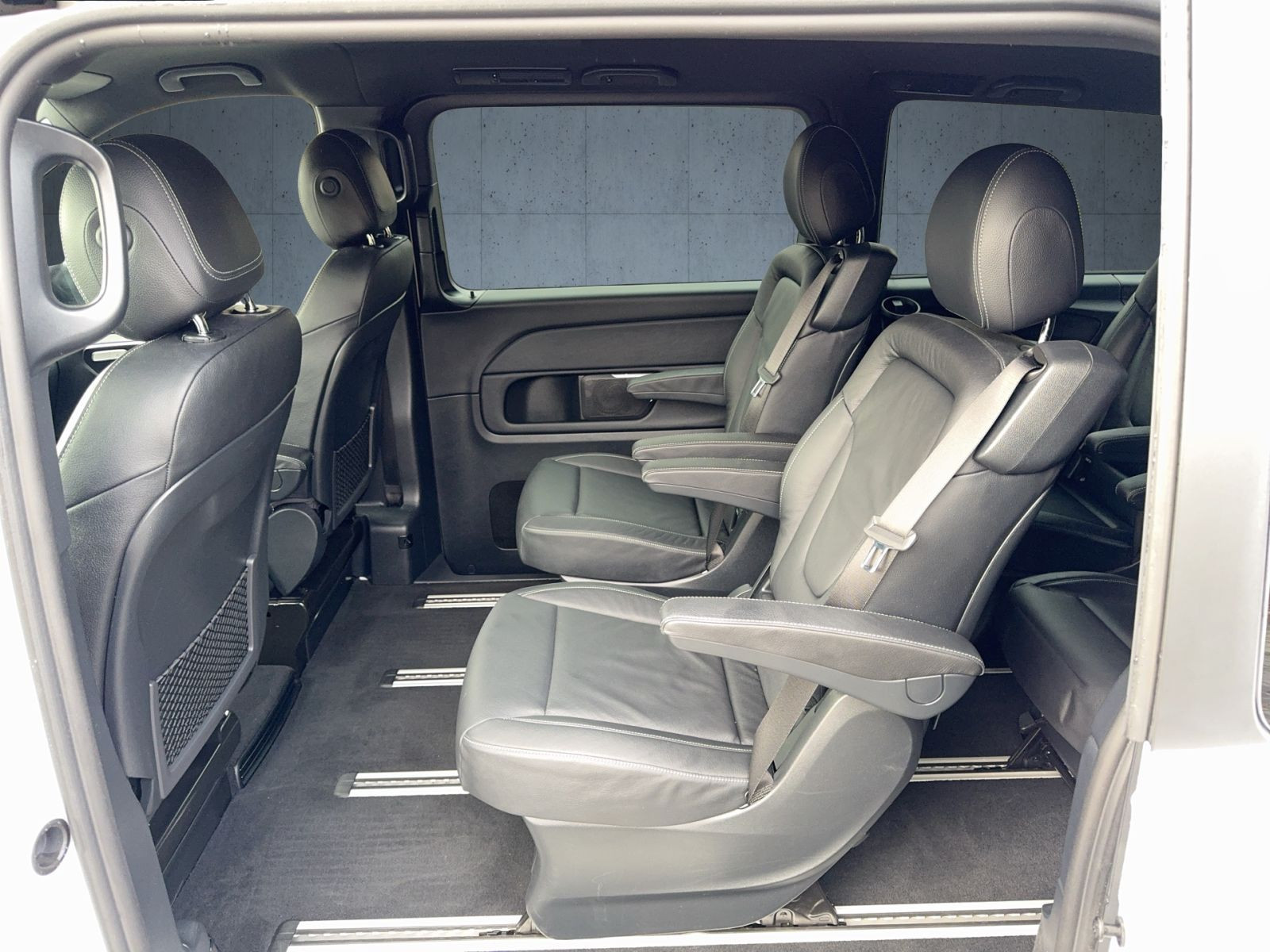 Mercedes-Benz - V 300_12