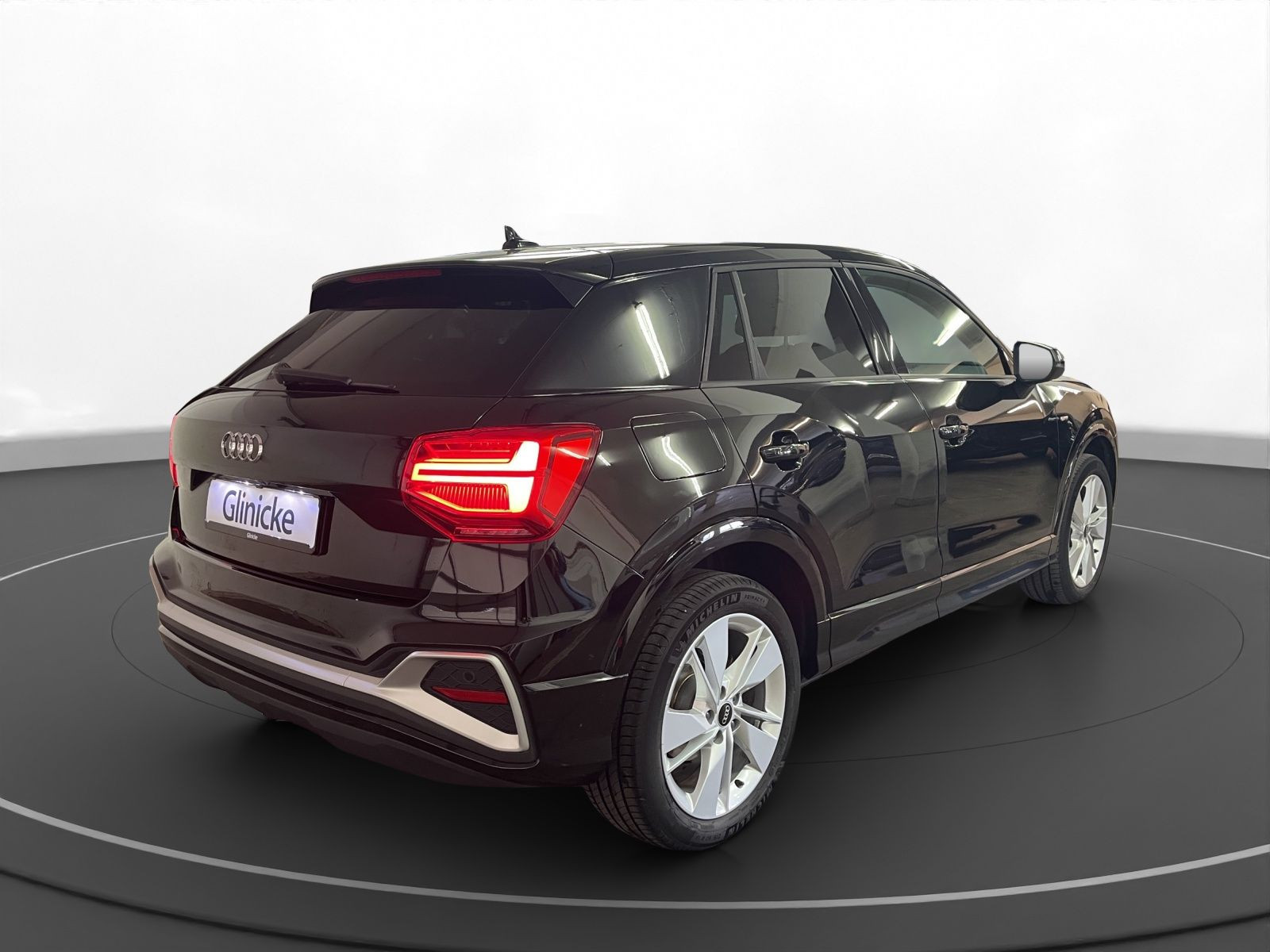 Audi - Q2_6