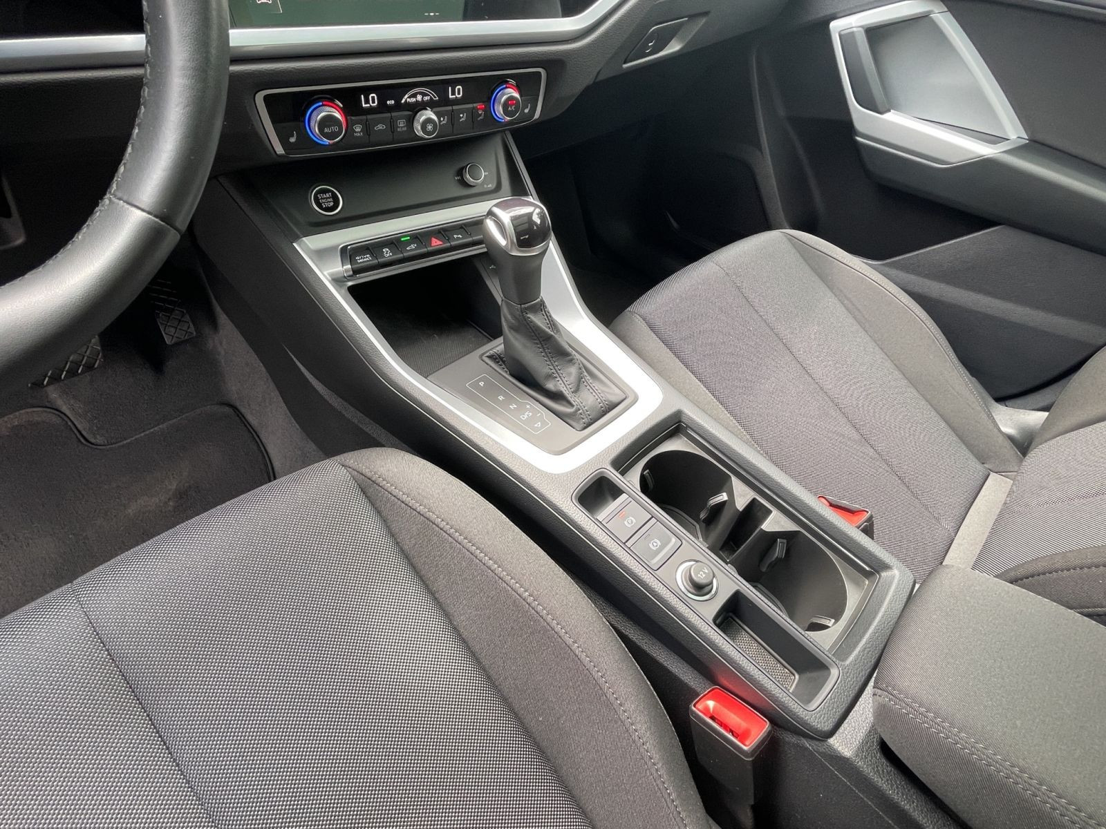 Audi - Q3_15