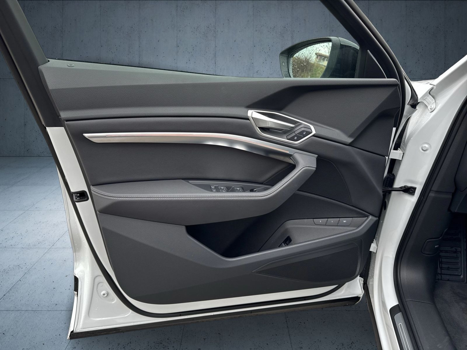Audi - Q8 e-tron_21