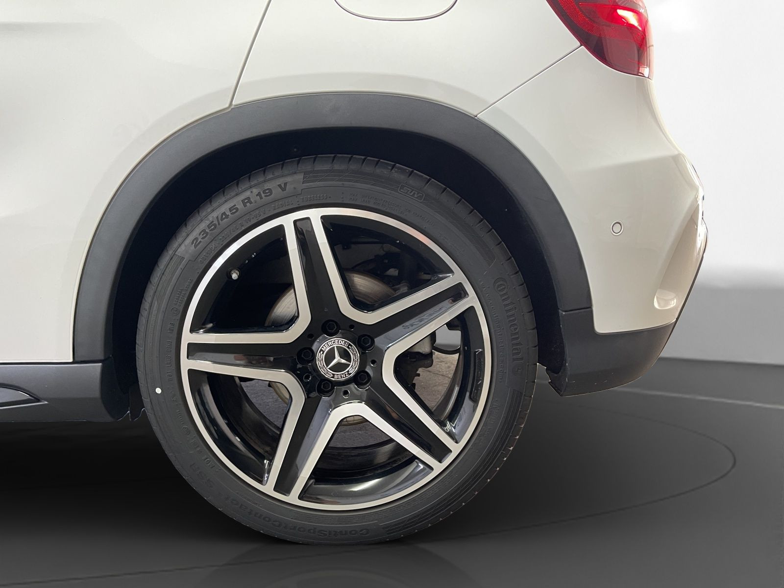 Mercedes-Benz - GLA 200_12