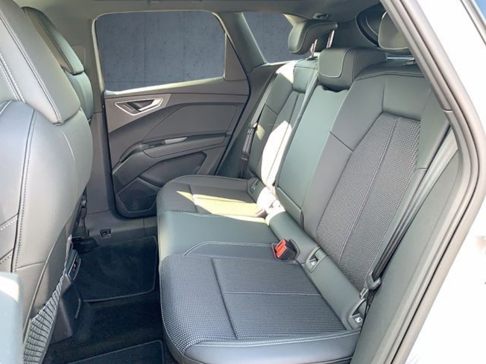 Audi - Q4 e-tron_15