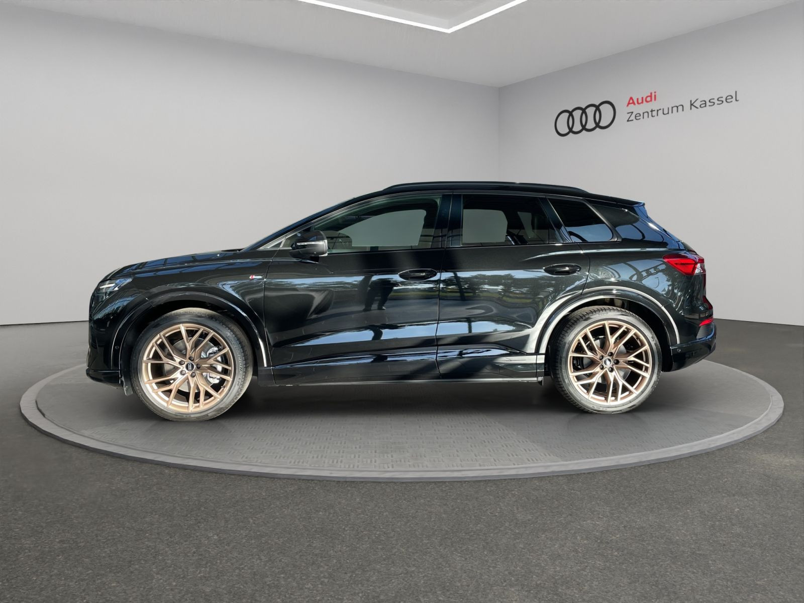 Audi - Q4_4