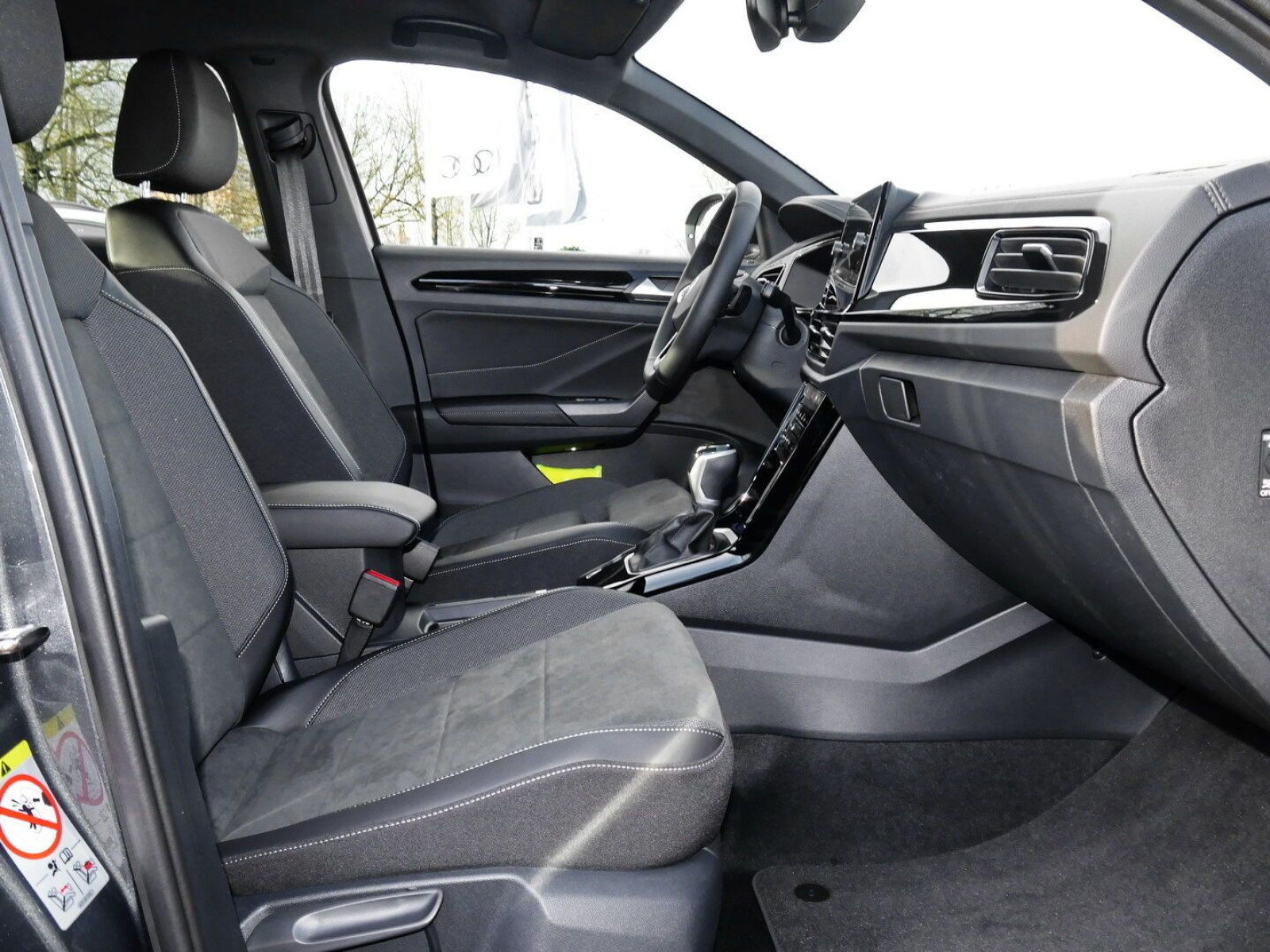 Volkswagen - T-Roc_5