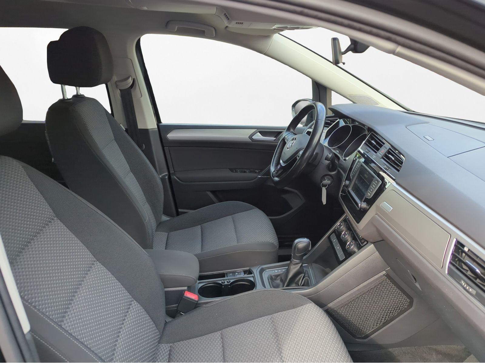 Volkswagen - Touran_12