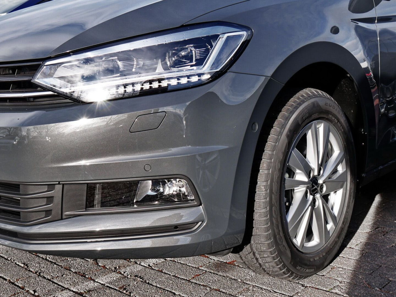 Volkswagen - Touran_15