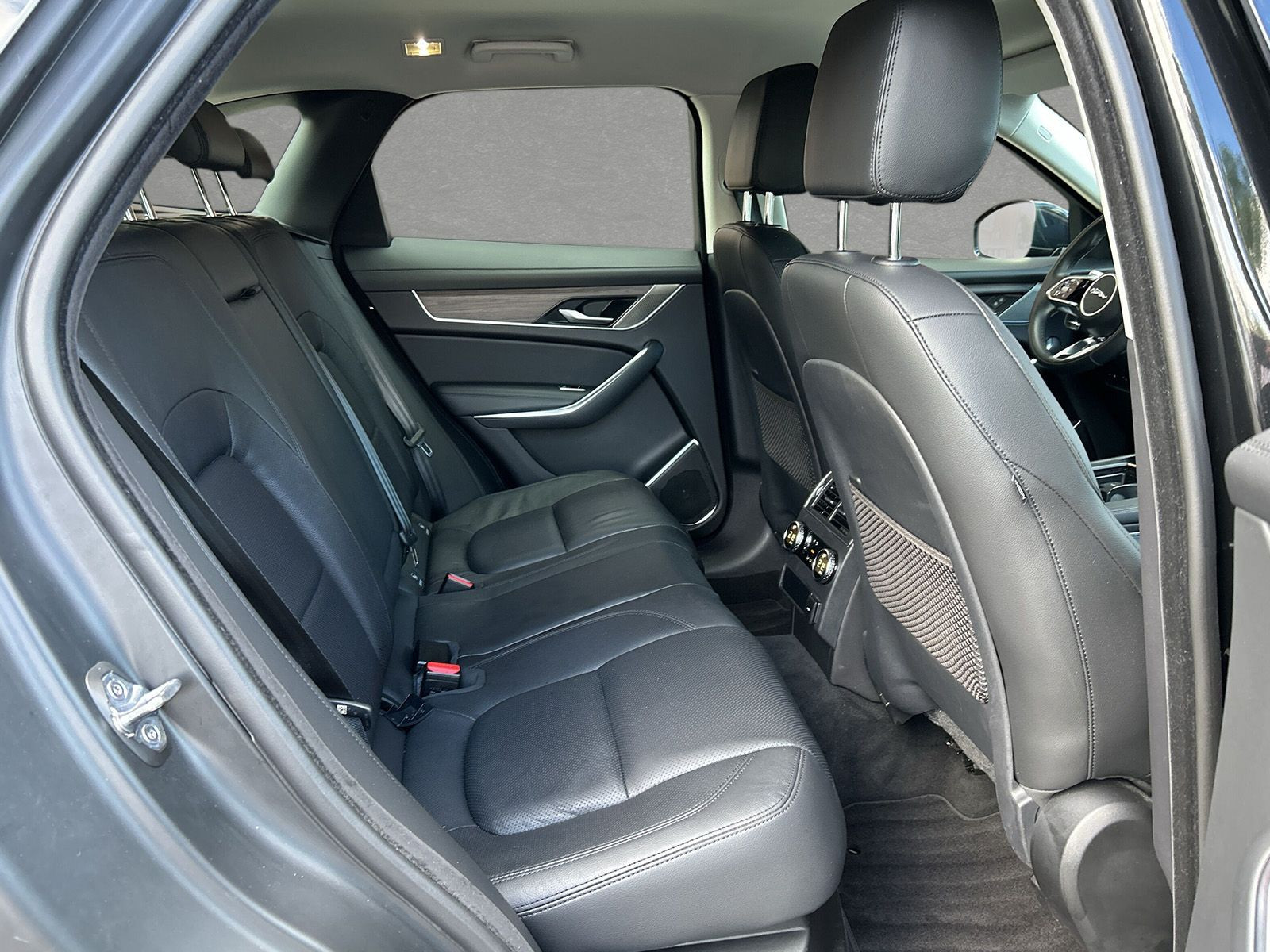 Jaguar - F-Pace_5