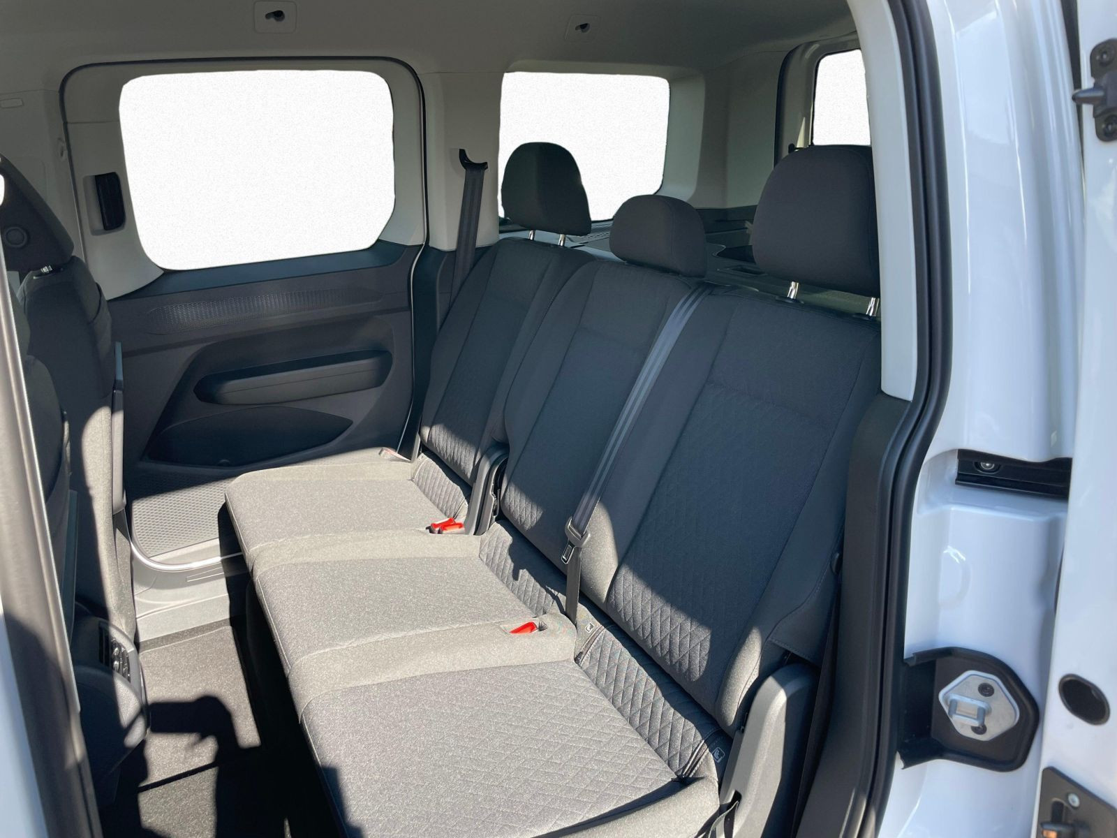 Volkswagen - Caddy_10