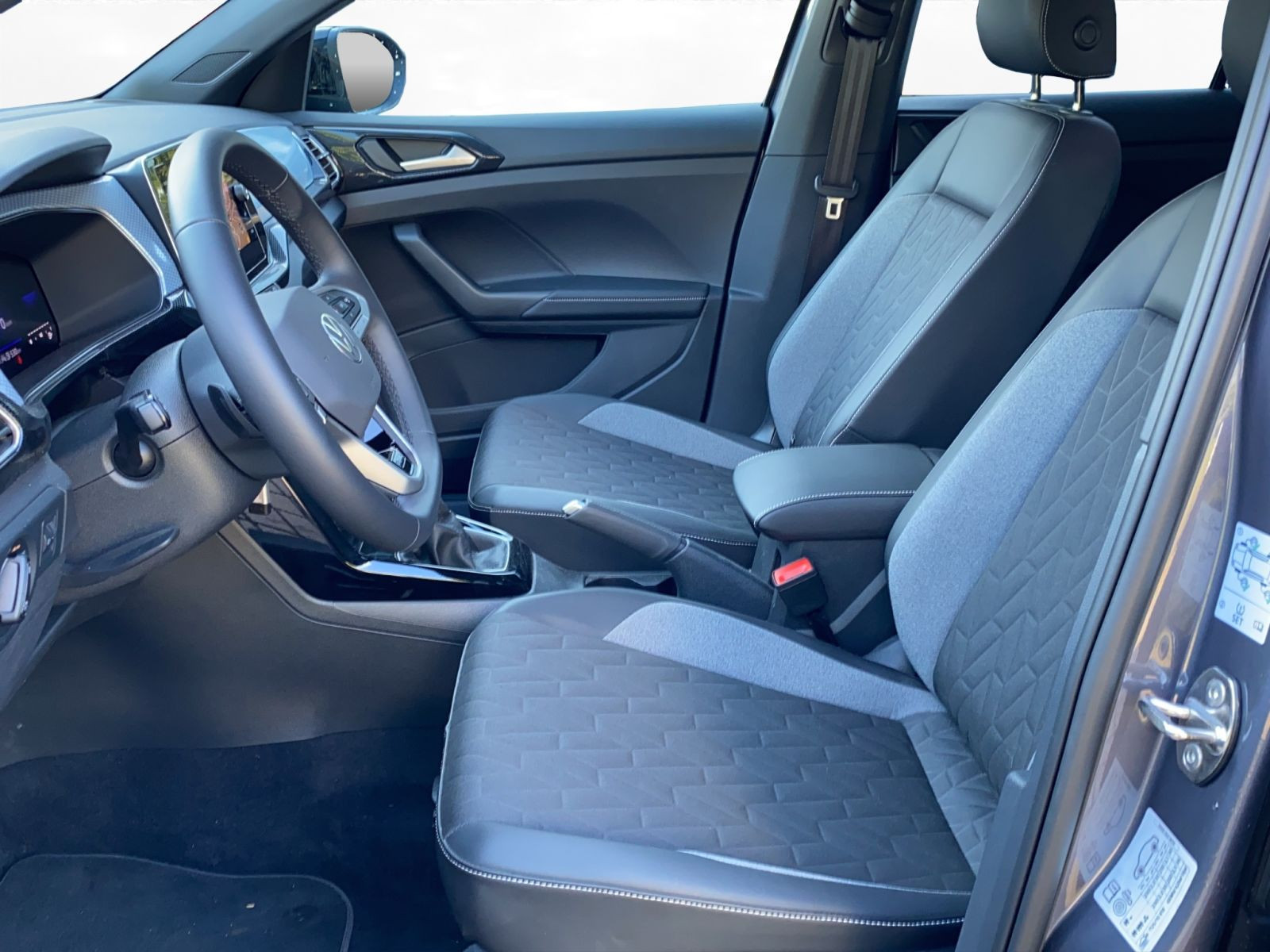 Volkswagen - T-Cross_11