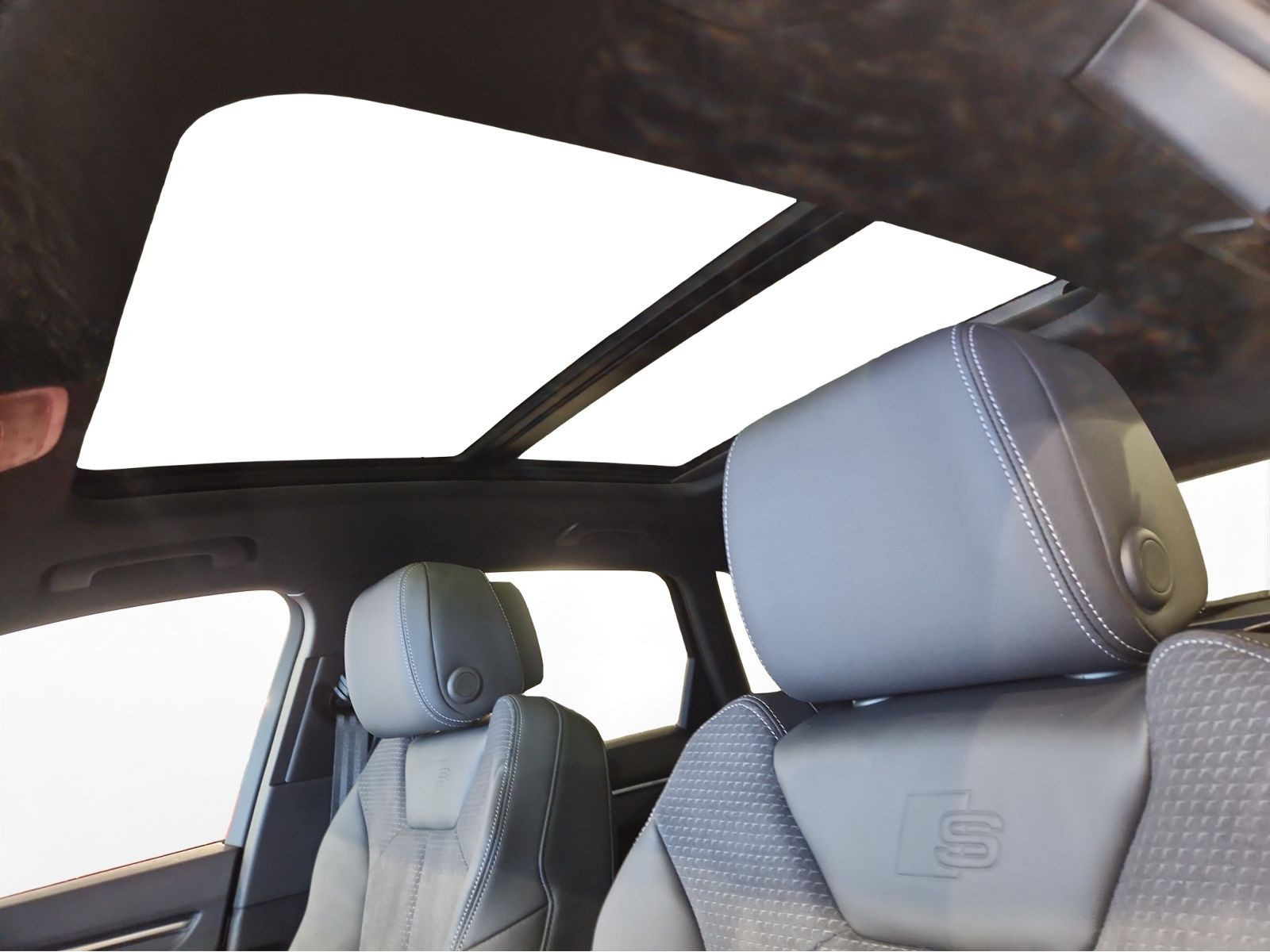 Audi - Q3_11