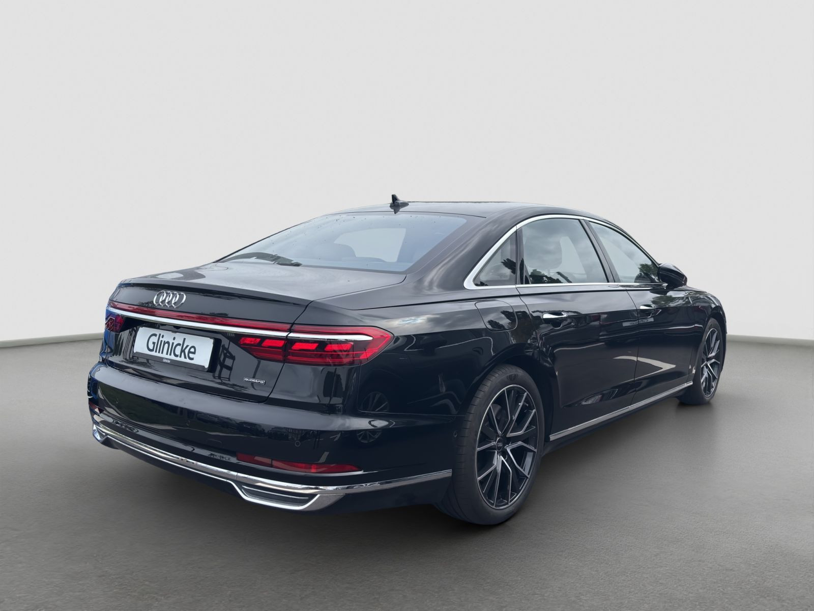 Audi - A8_6