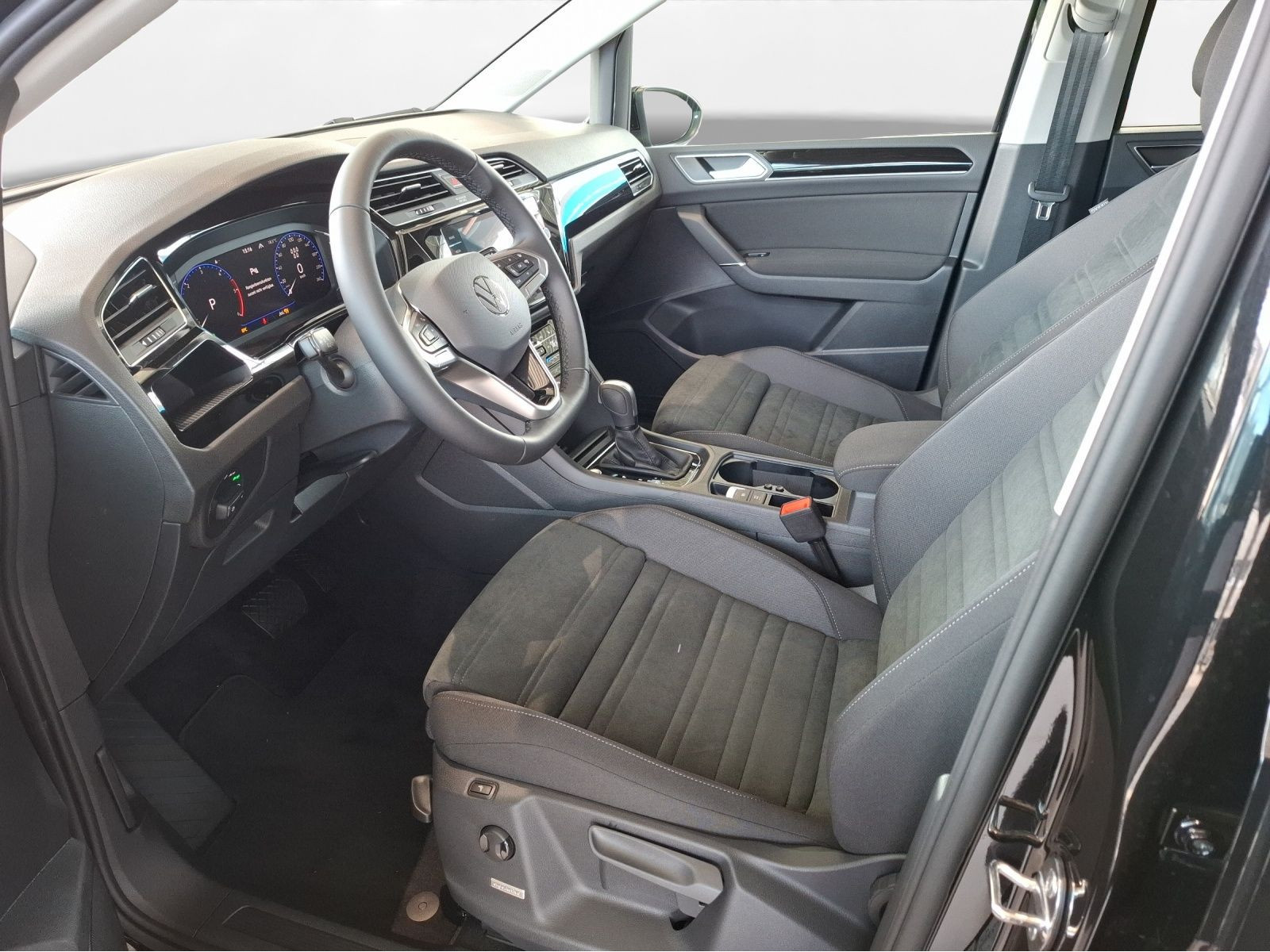 Volkswagen - Touran_4