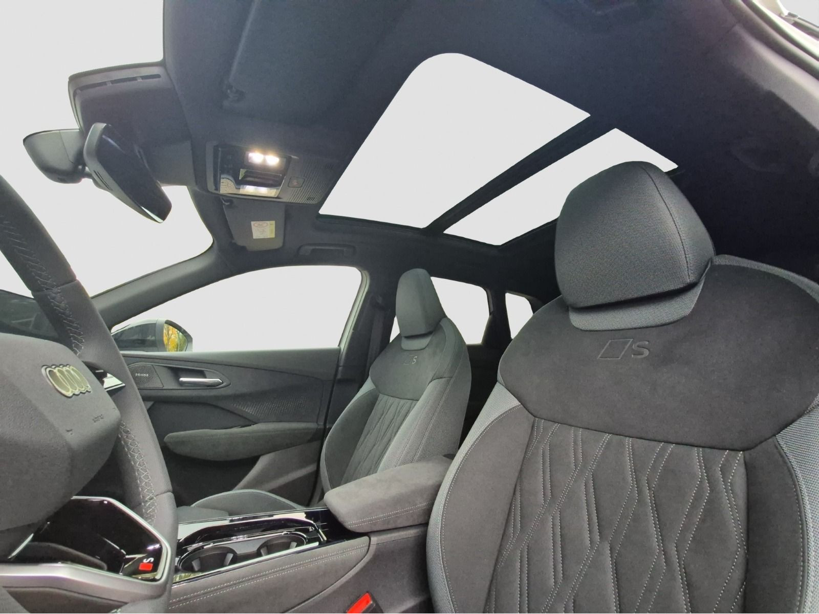 Audi - Q3_15 Audi - Q3_15