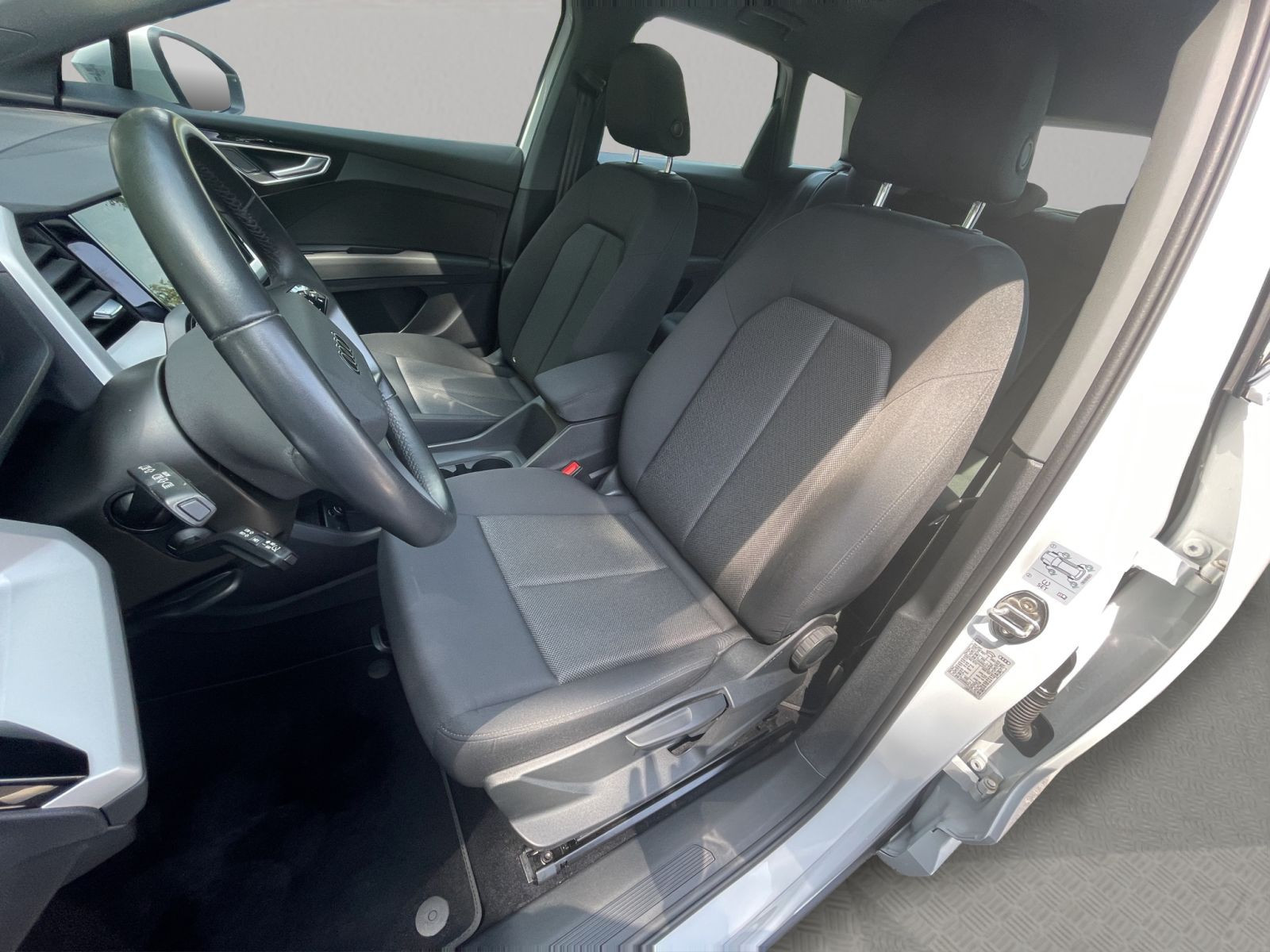 Audi - Q4_11