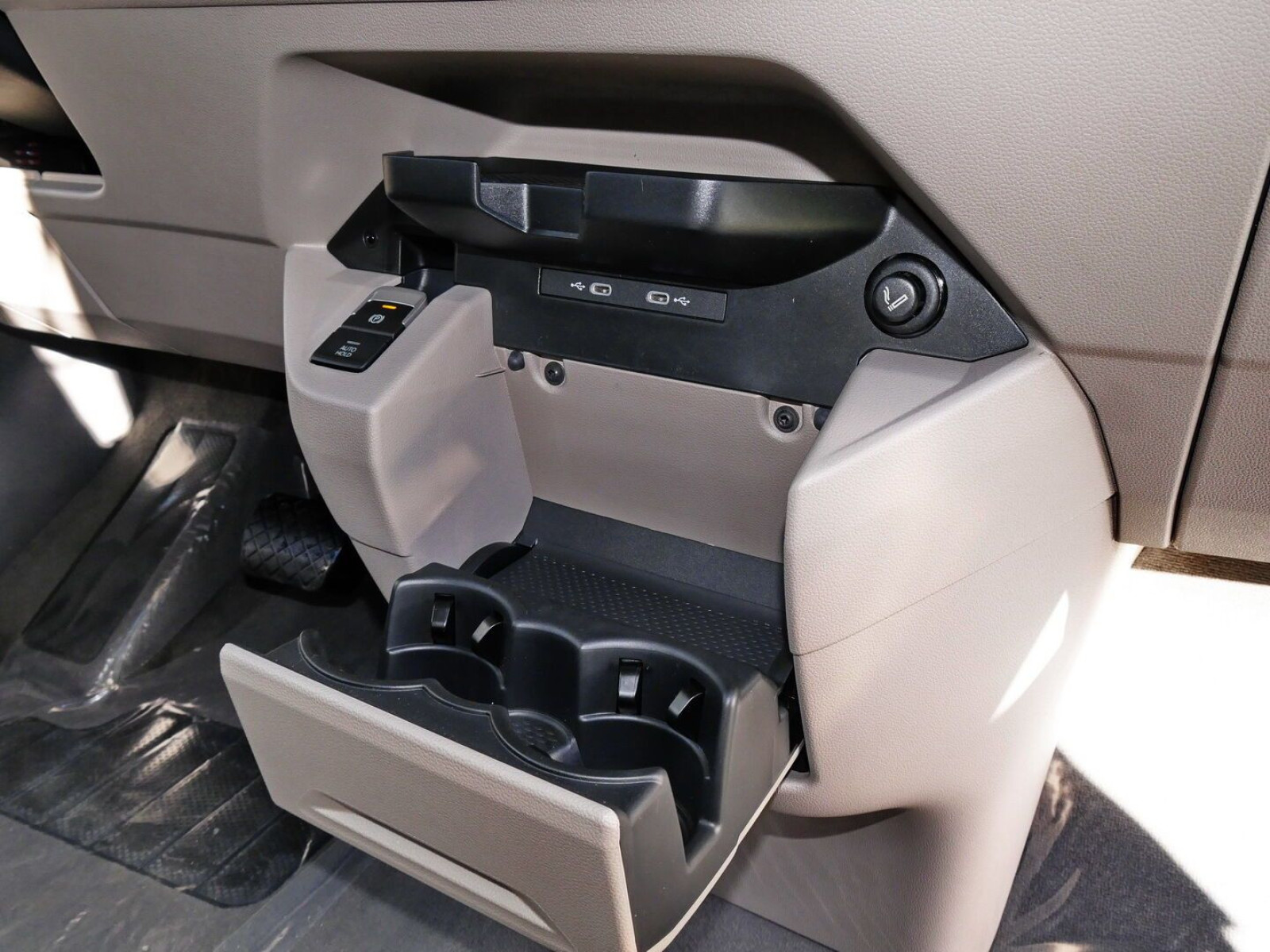 Volkswagen - California_7