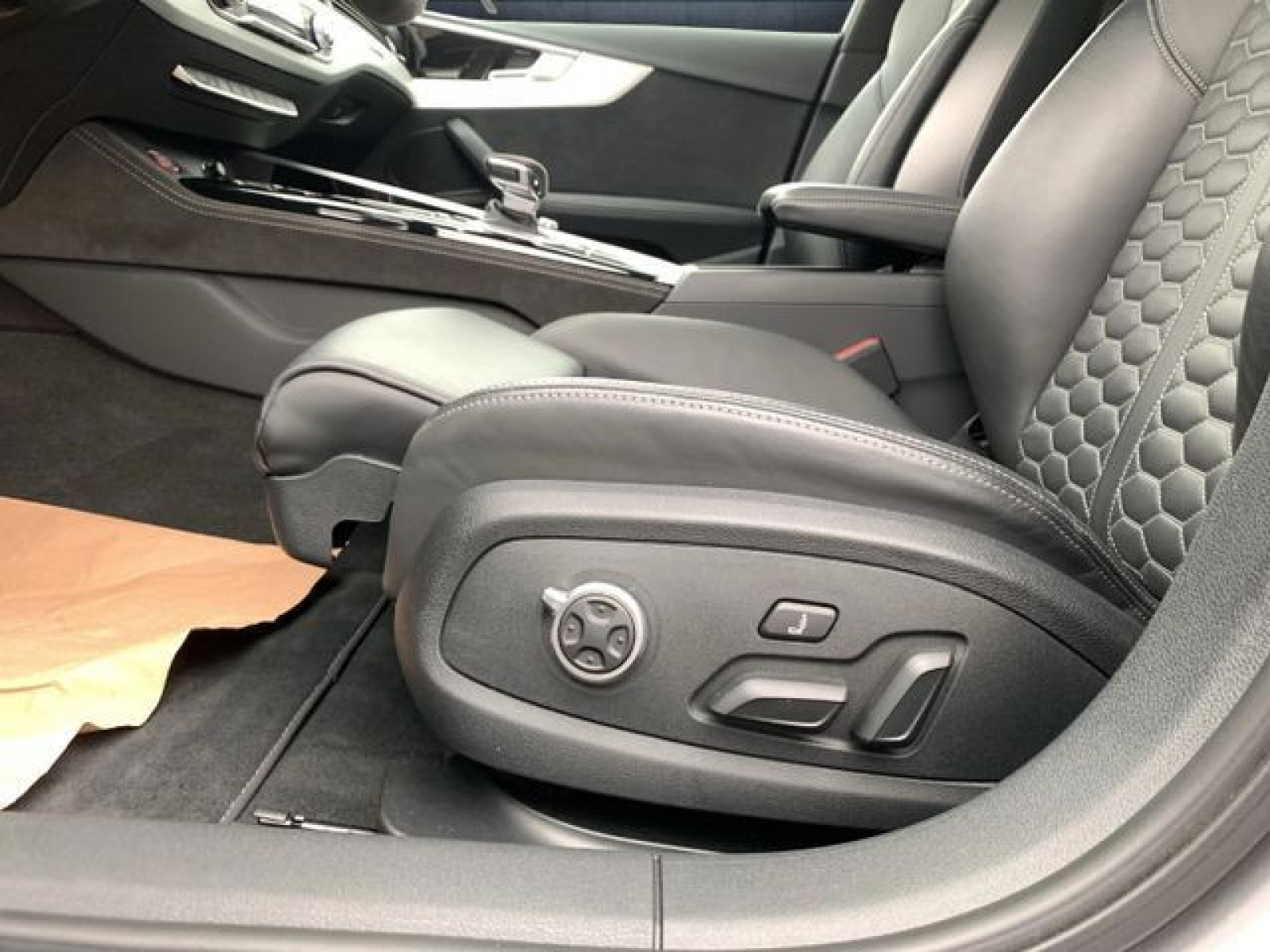 Audi - RS 4 Avant_29