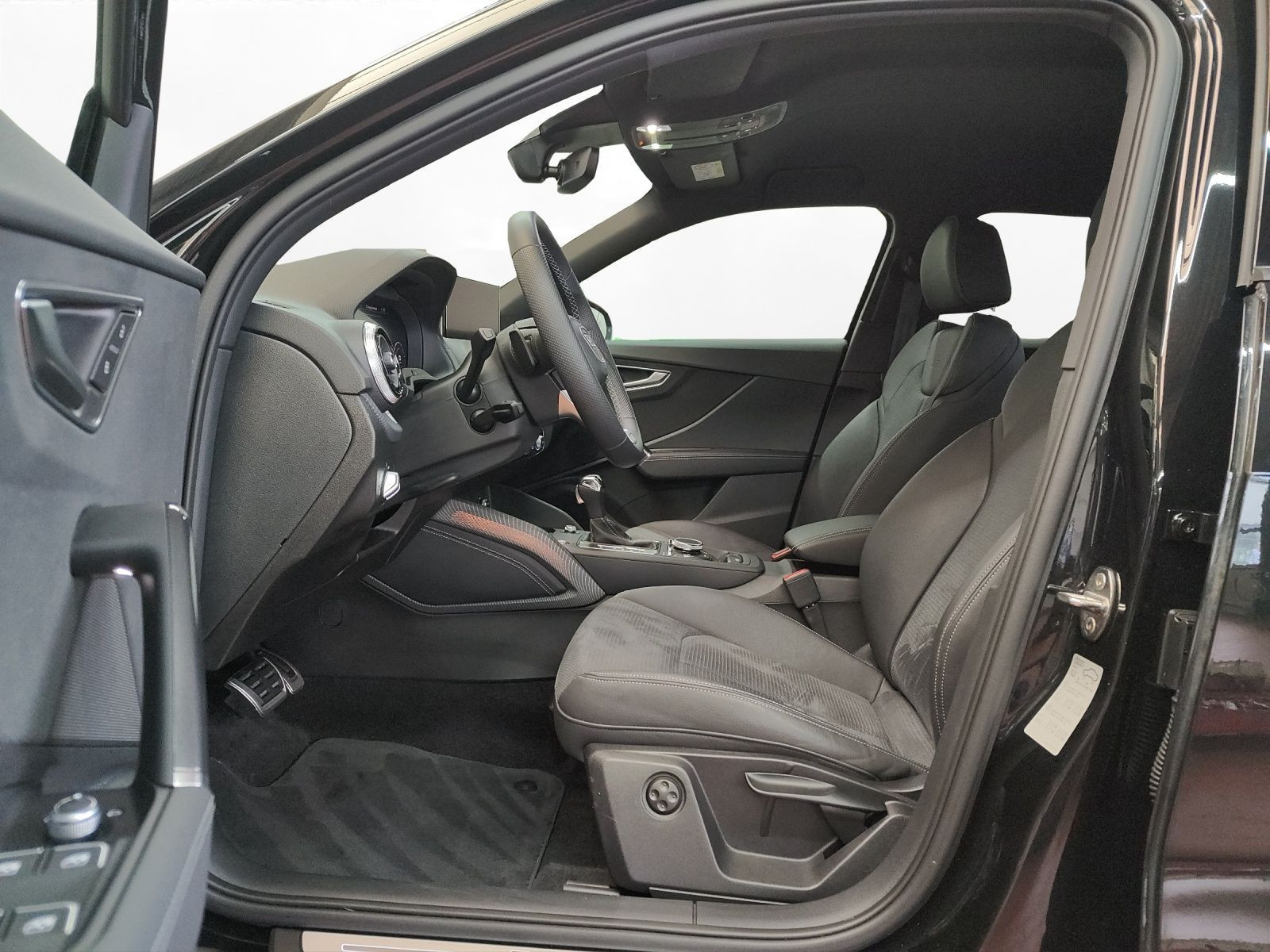 Audi - SQ2_4