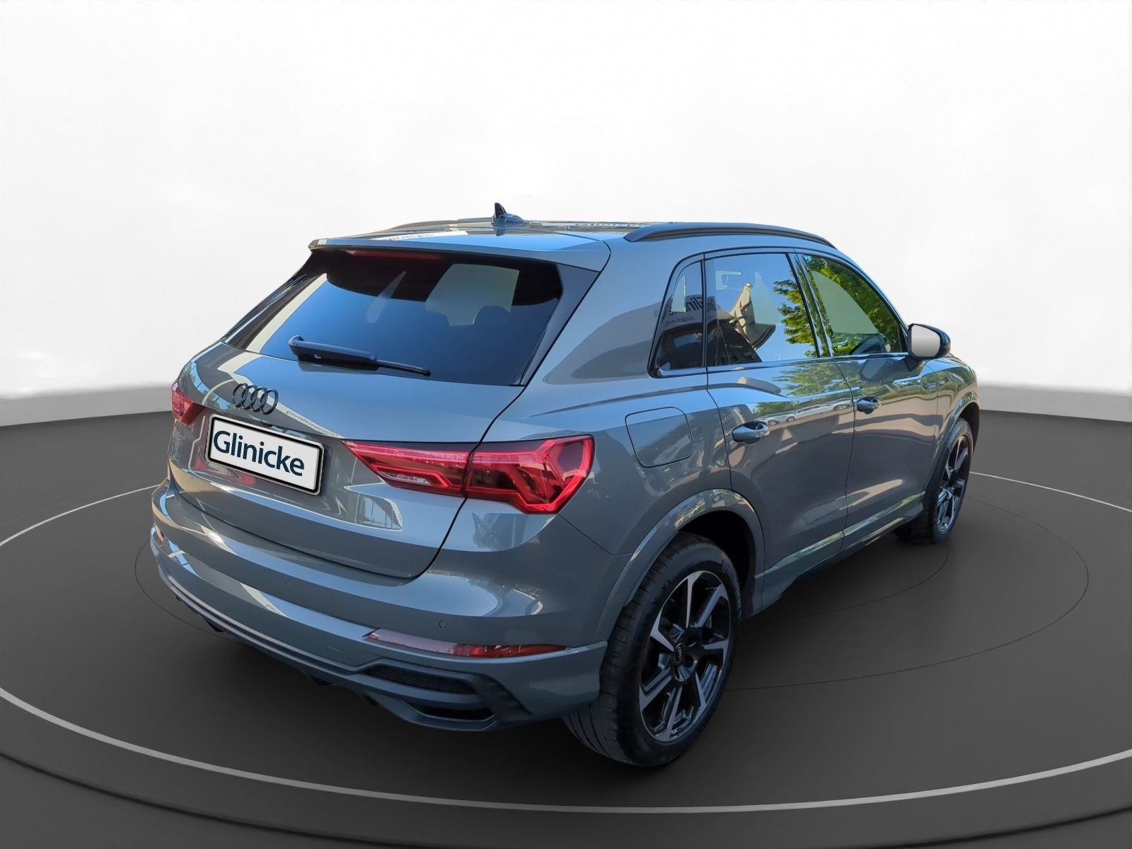 Audi - Q3_11