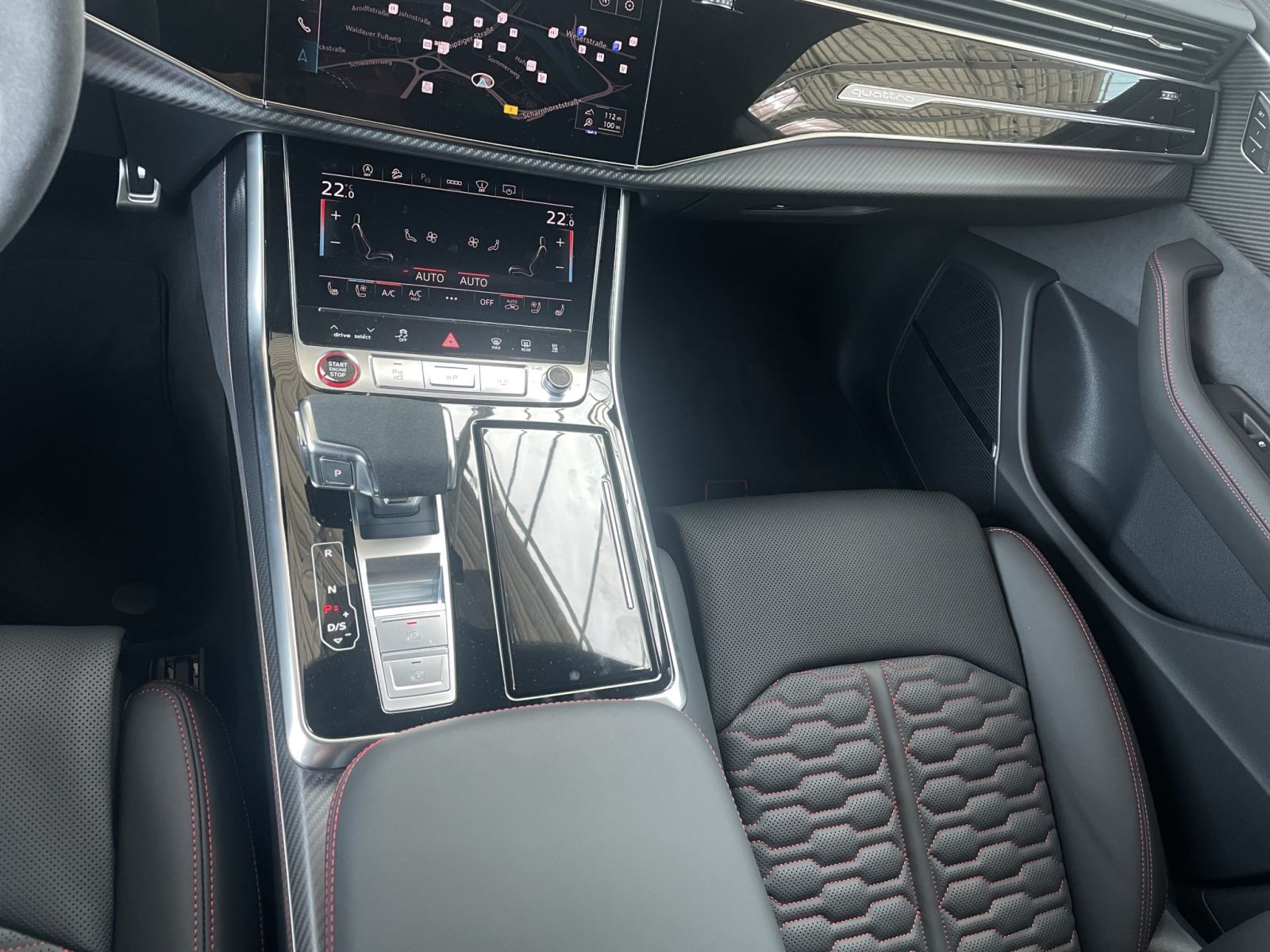 Audi - RS Q8_15