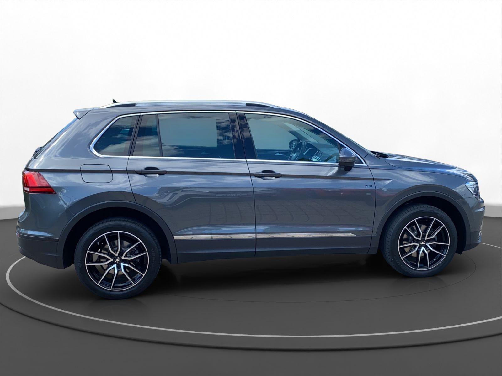 Volkswagen - Tiguan_9
